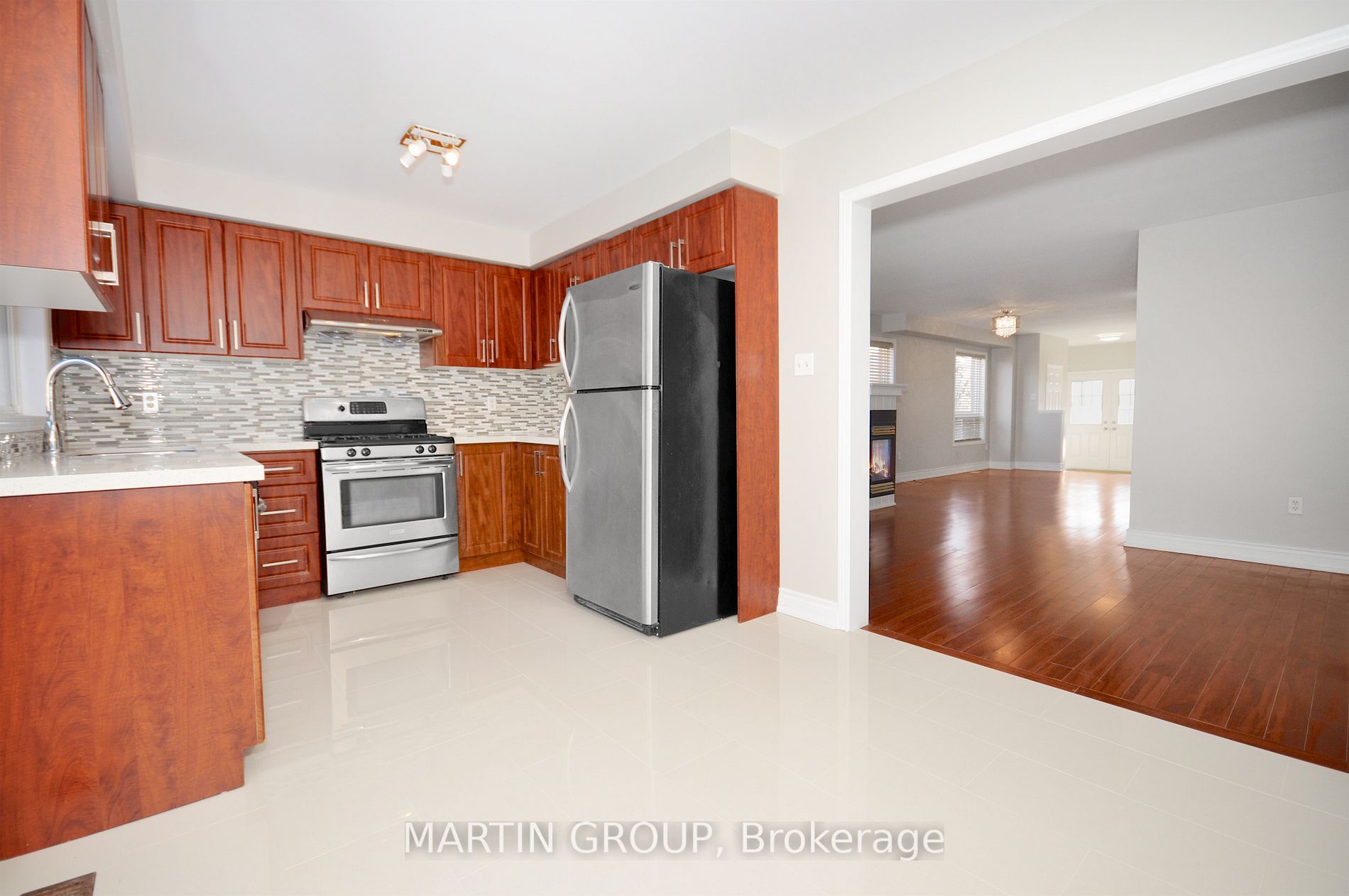 5629 Evelyn Lane