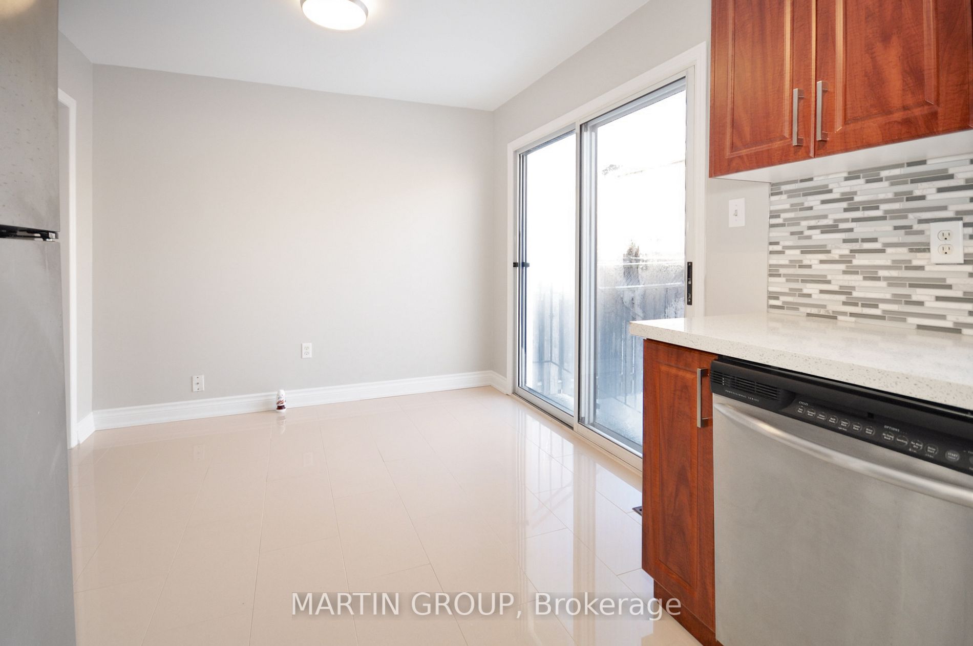 5629 Evelyn Lane