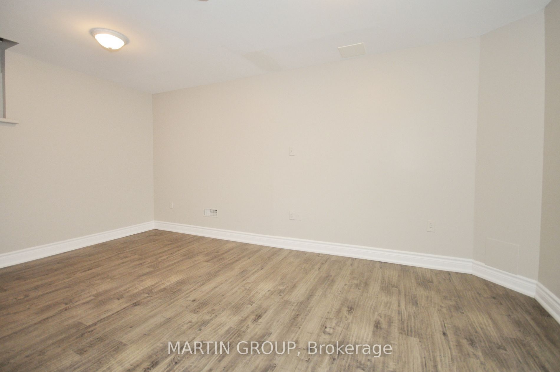 5629 Evelyn Lane