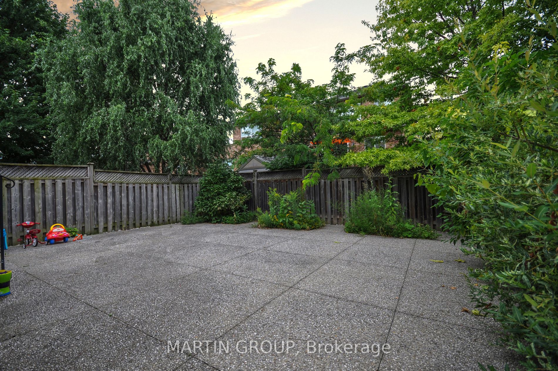 5629 Evelyn Lane