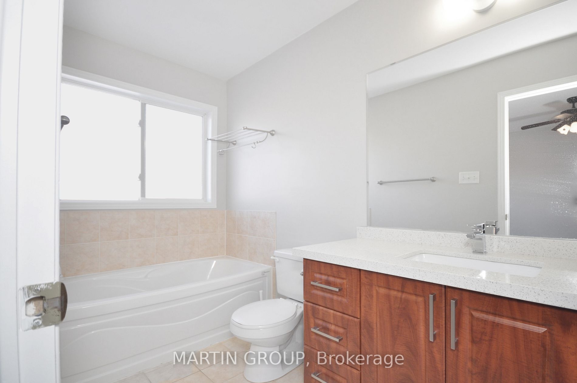 5629 Evelyn Lane