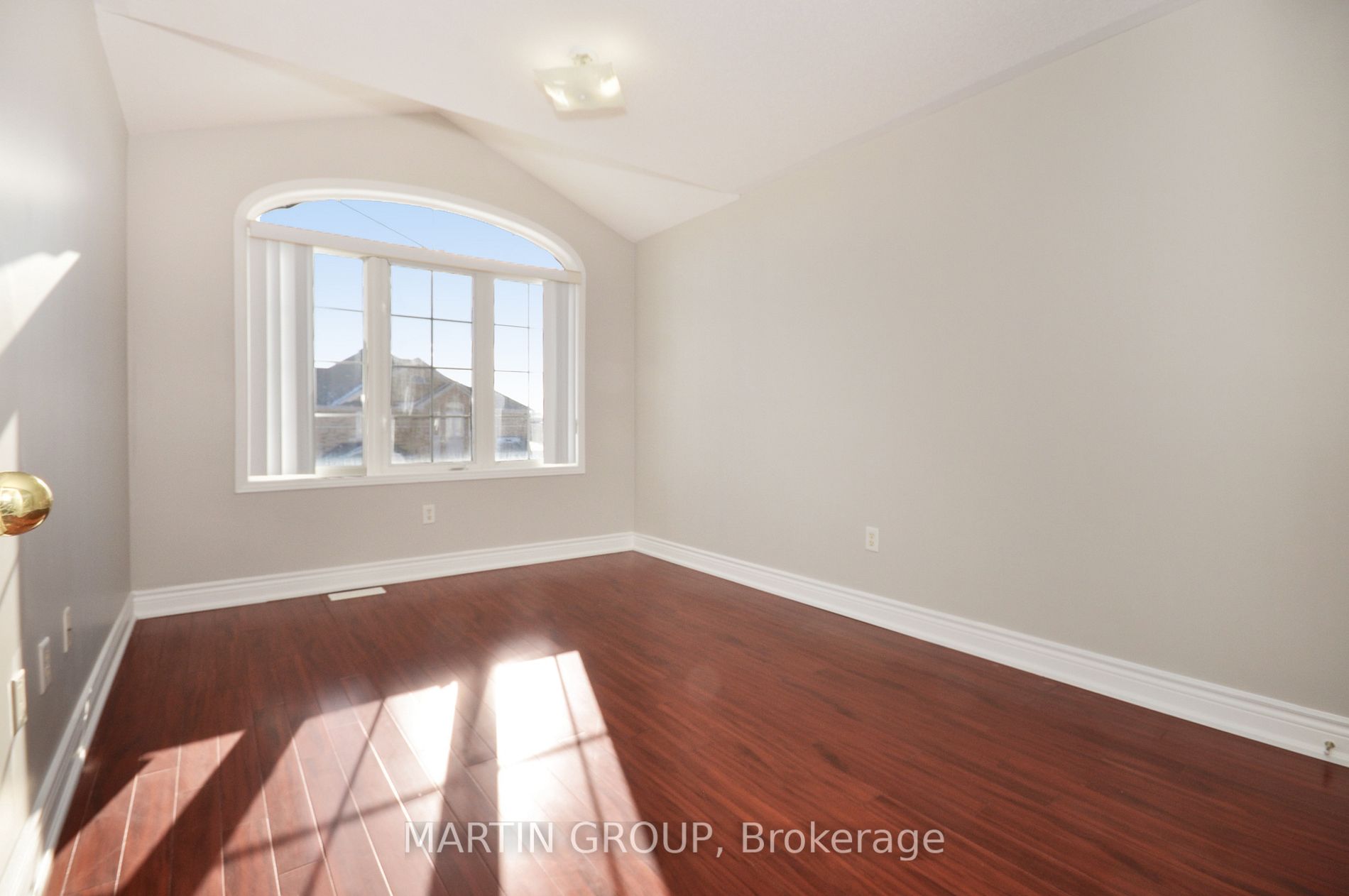 5629 Evelyn Lane