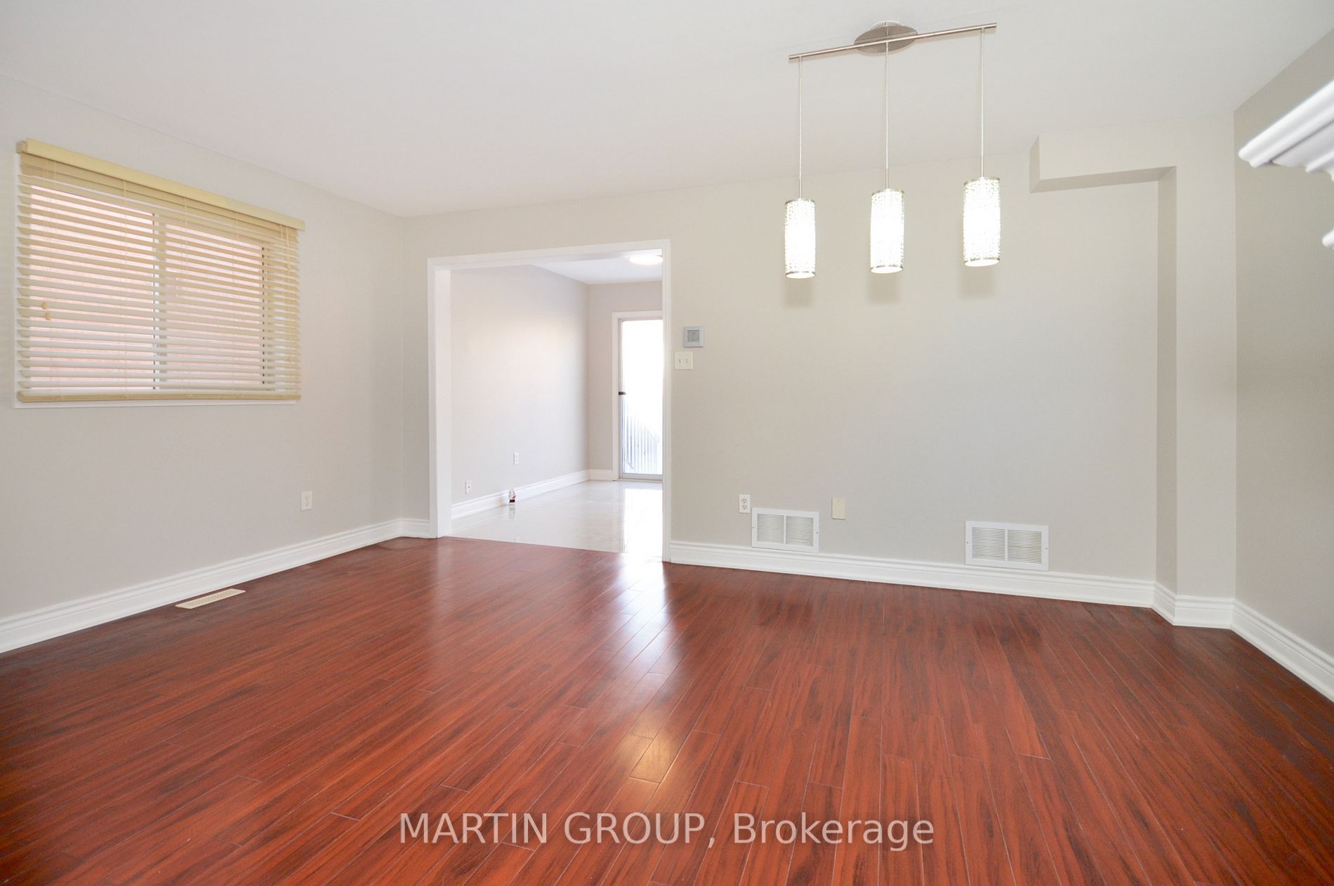 5629 Evelyn Lane
