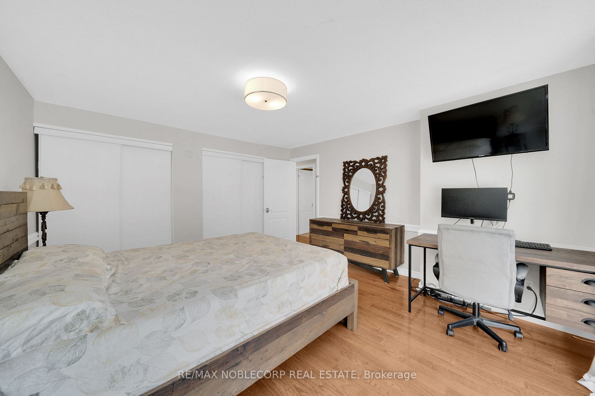 4271 Taffey Cres