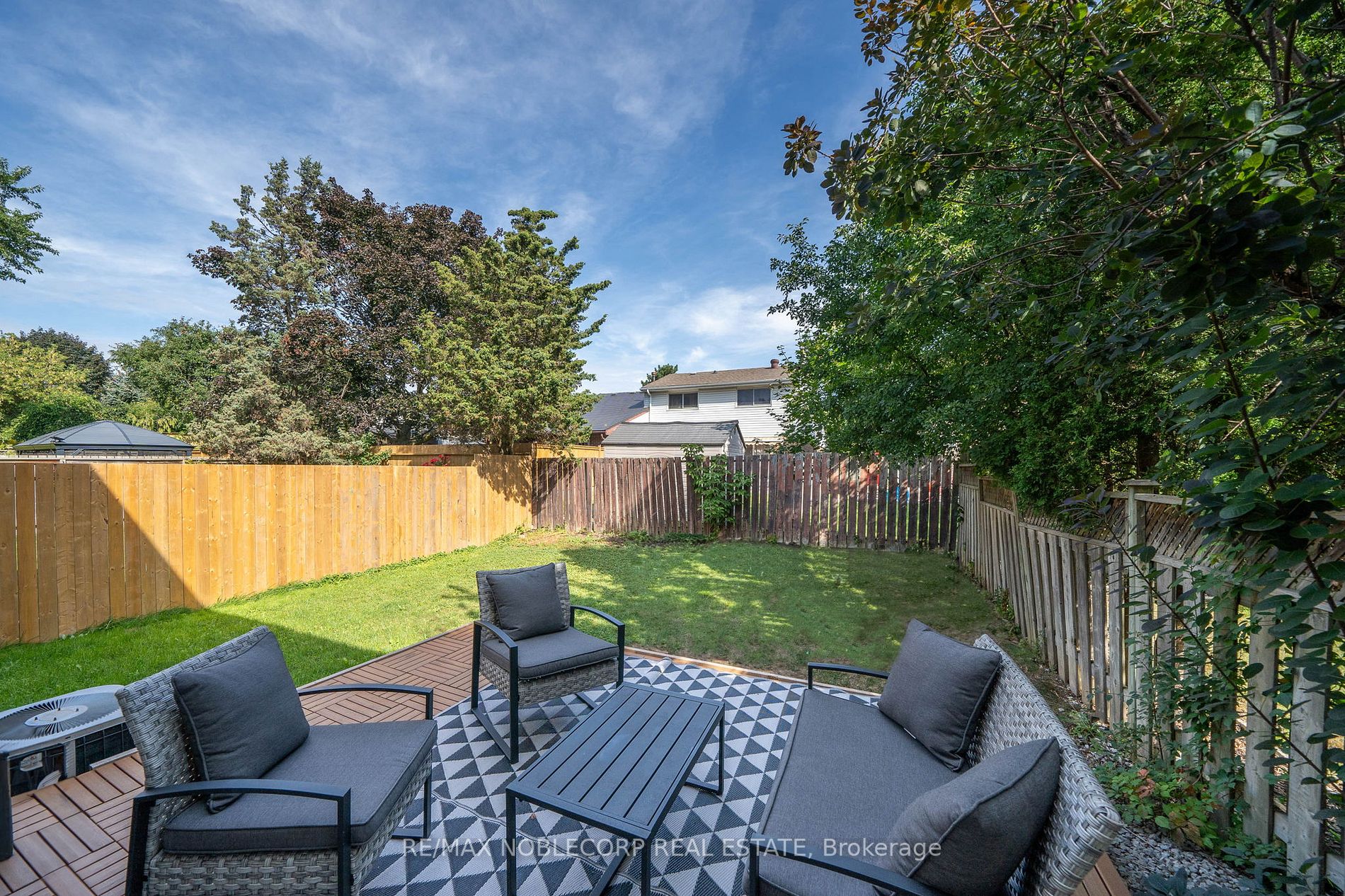 4271 Taffey Cres