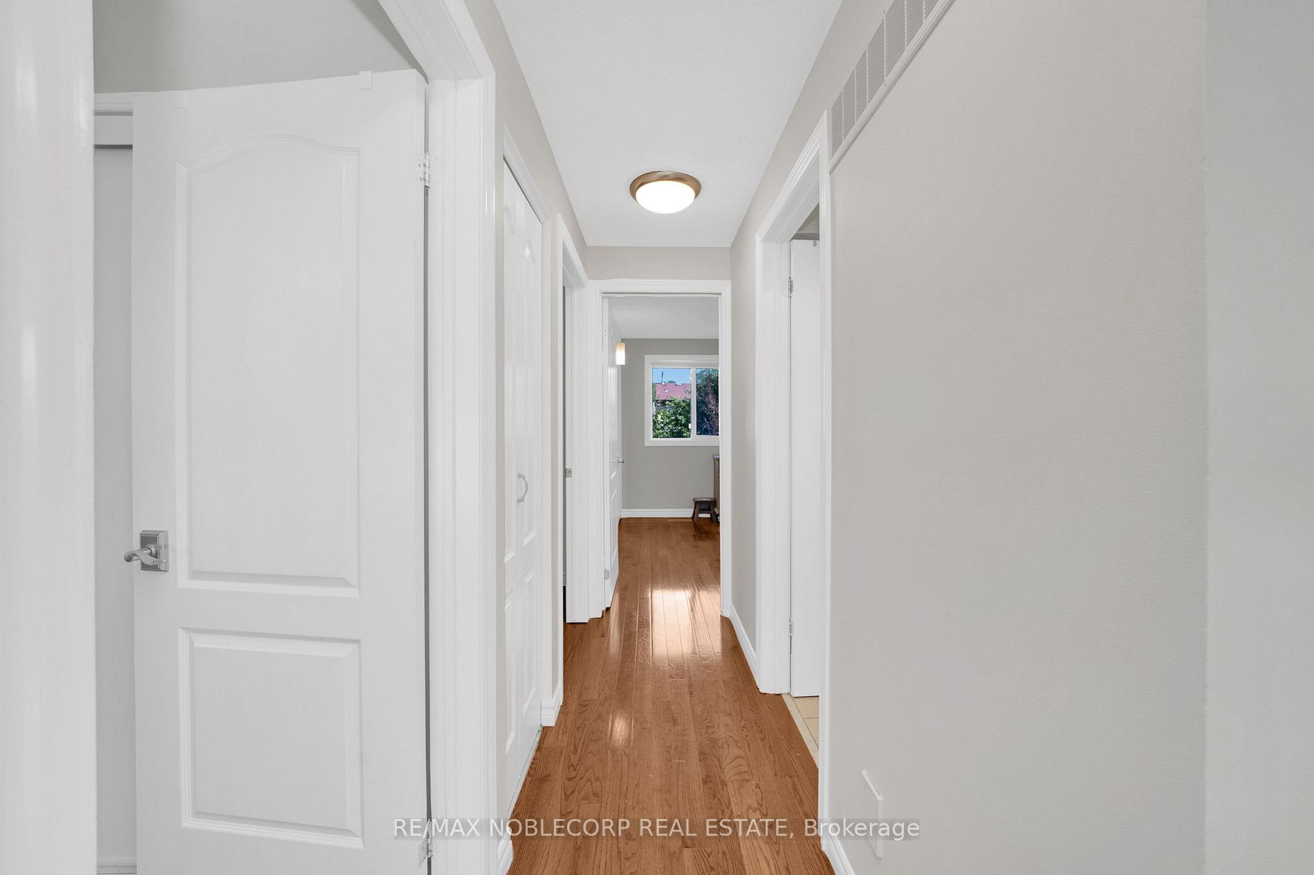 4271 Taffey Cres