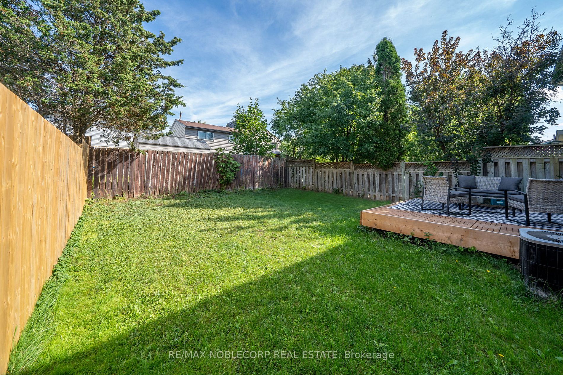 4271 Taffey Cres