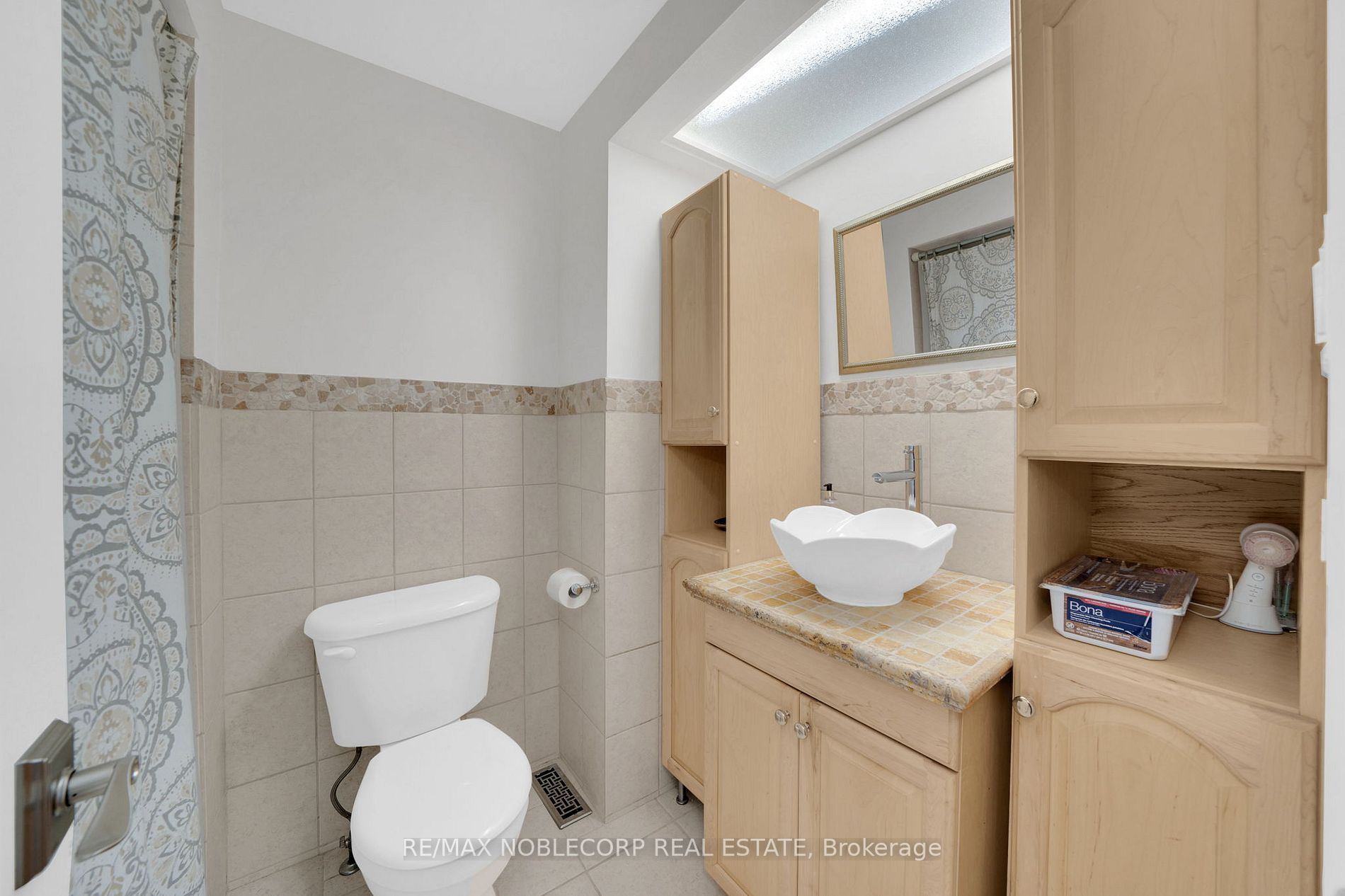 4271 Taffey Cres