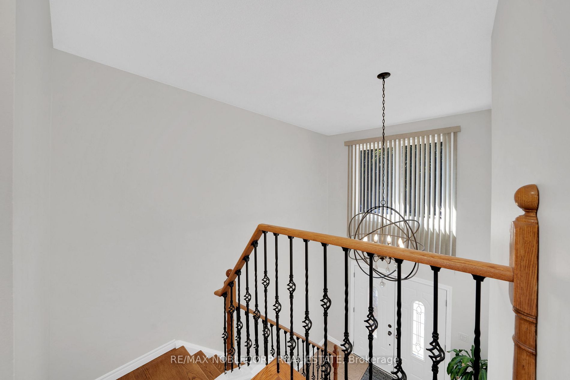 4271 Taffey Cres