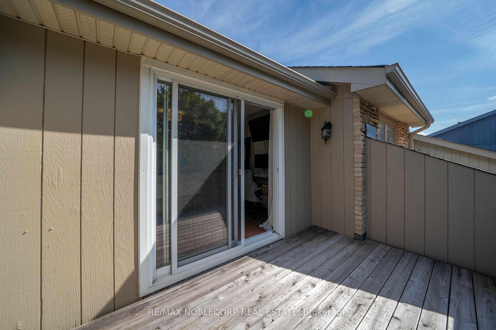 4271 Taffey Cres