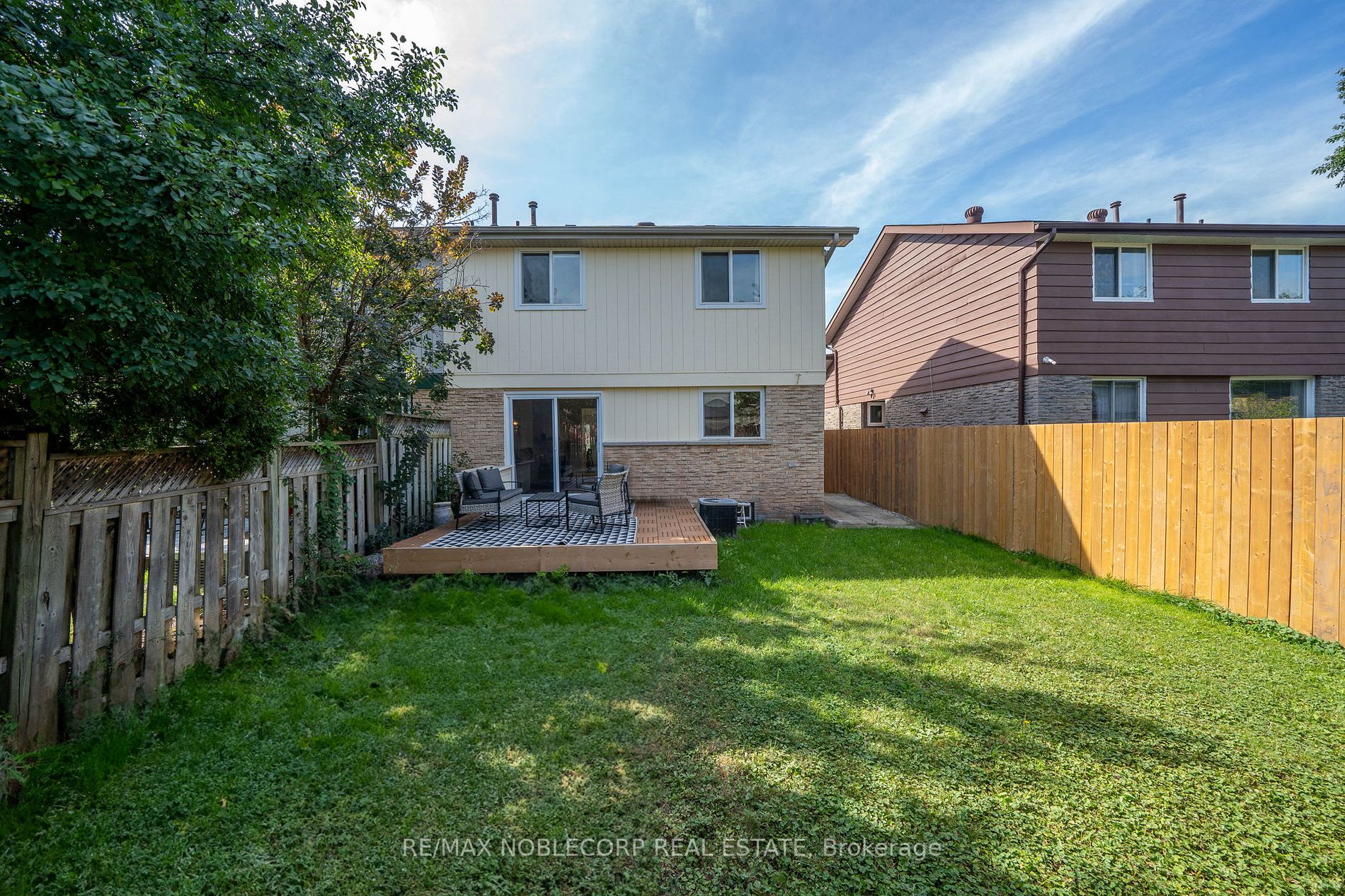 4271 Taffey Cres