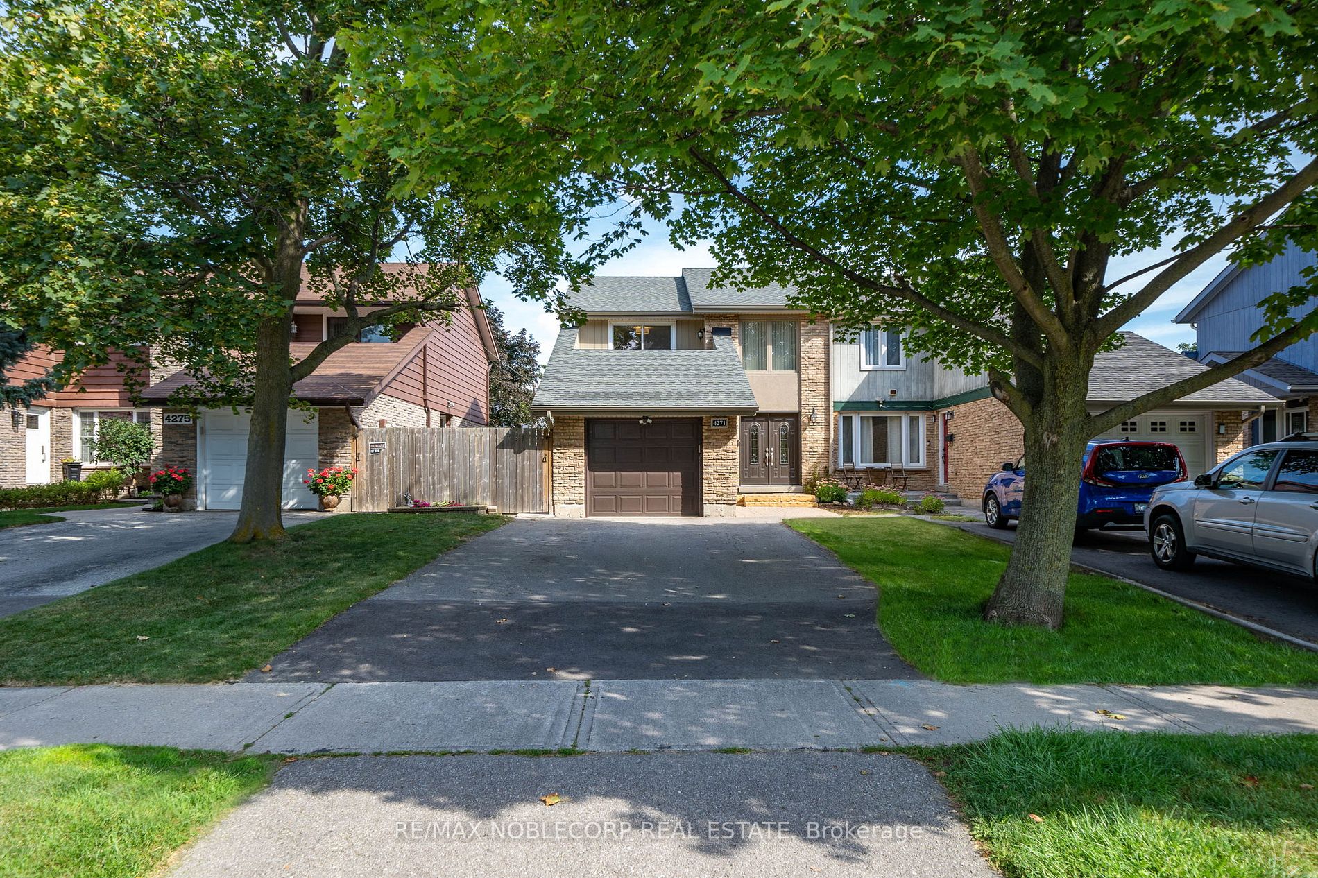 4271 Taffey Cres