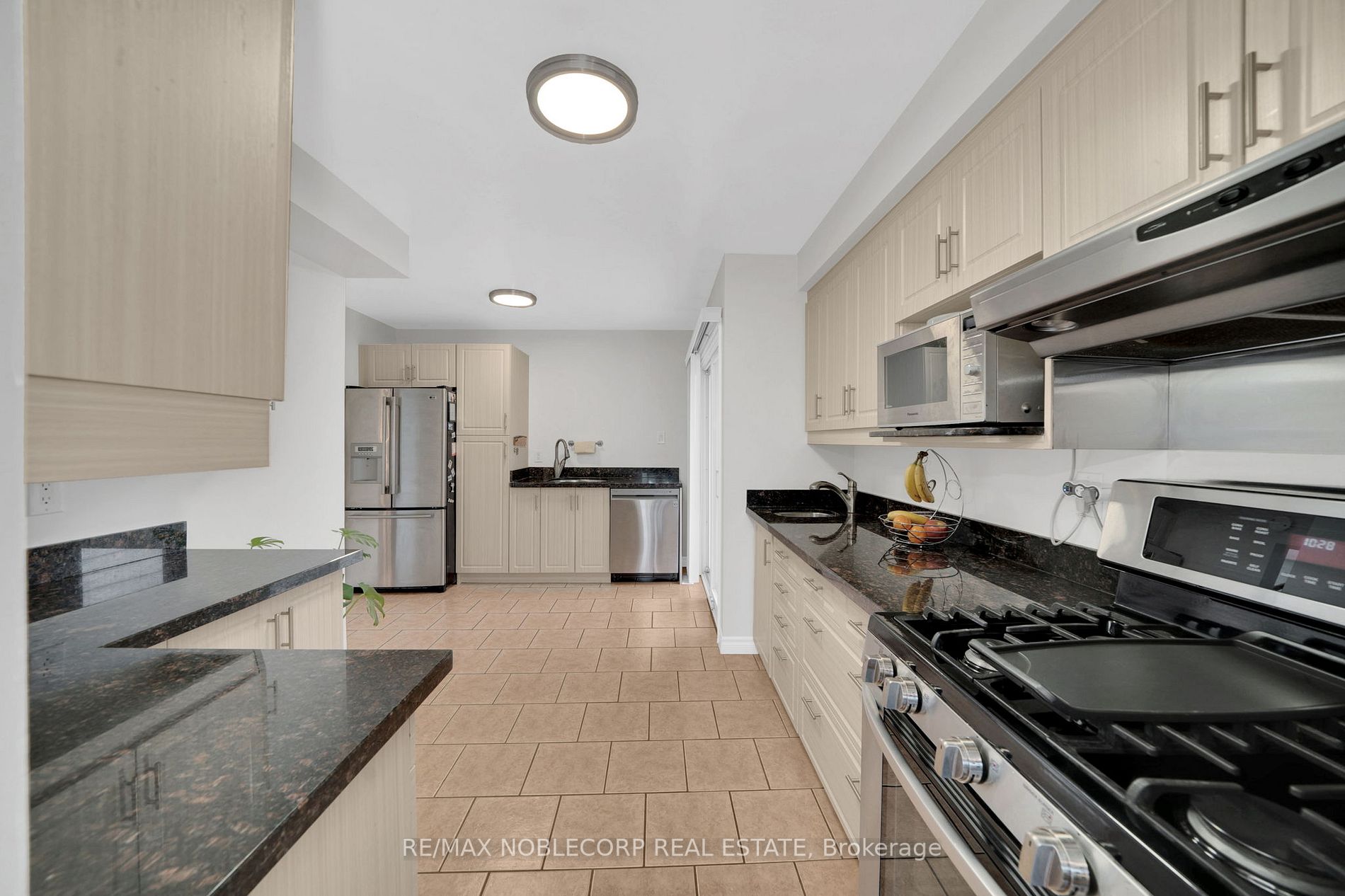 4271 Taffey Cres
