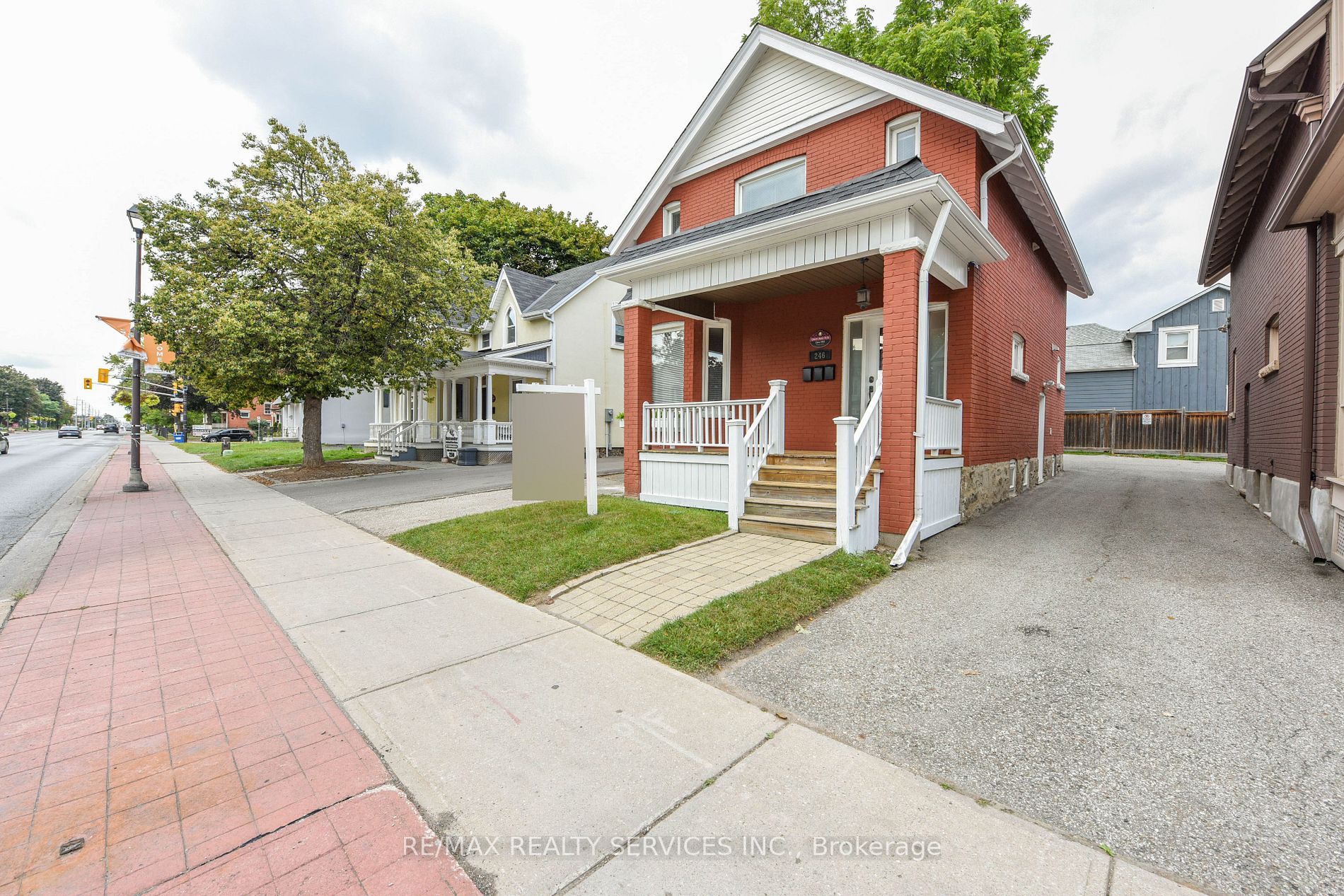 246 Main St N