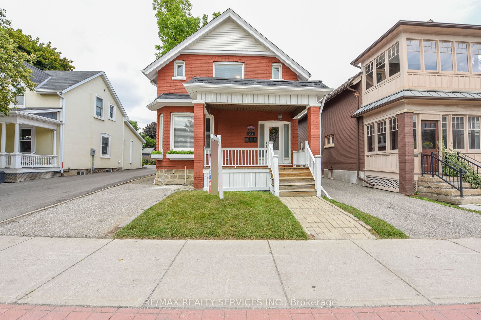 246 Main St N