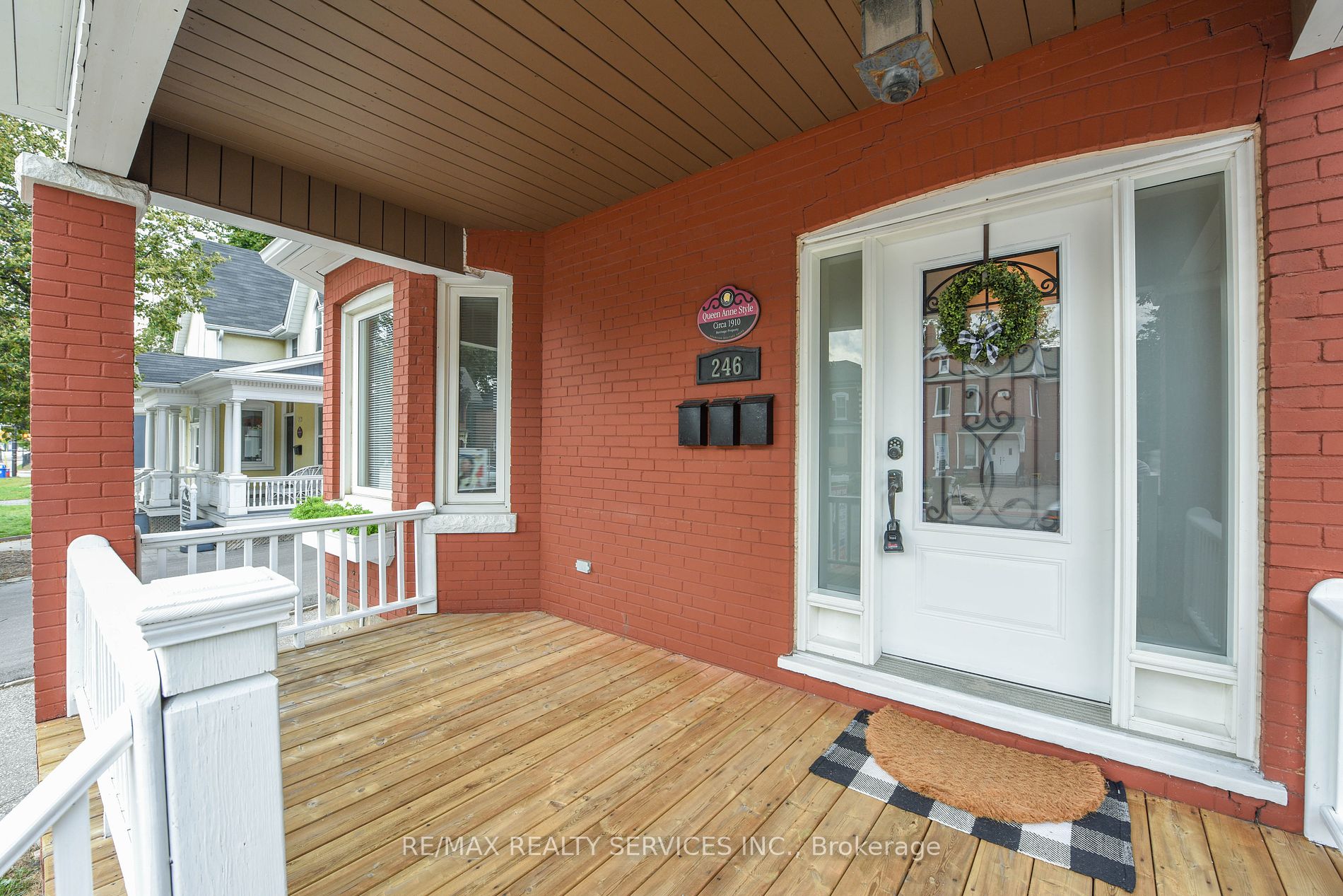 246 Main St N