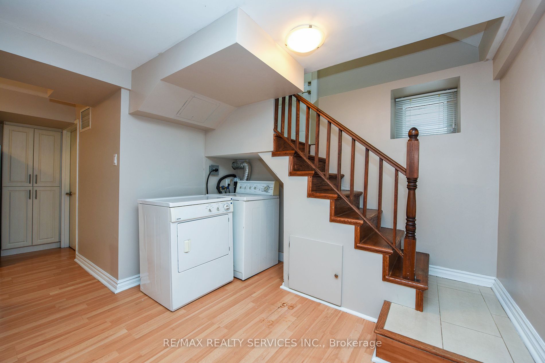246 Main St N