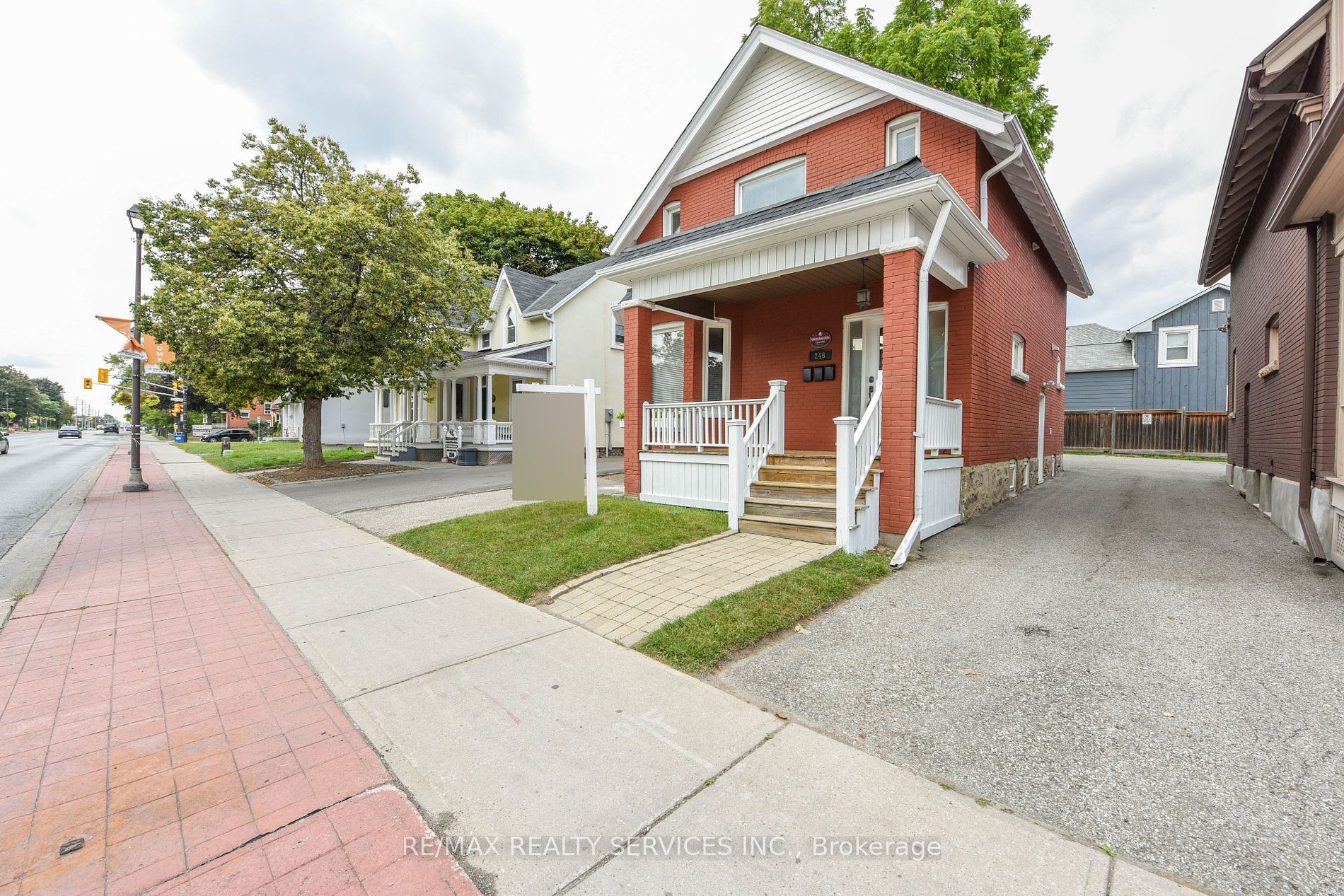 246 Main St N