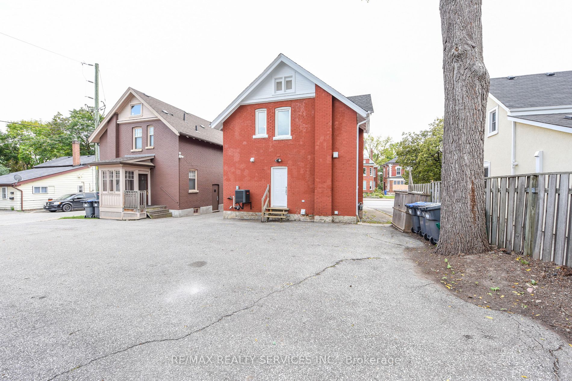 246 Main St N