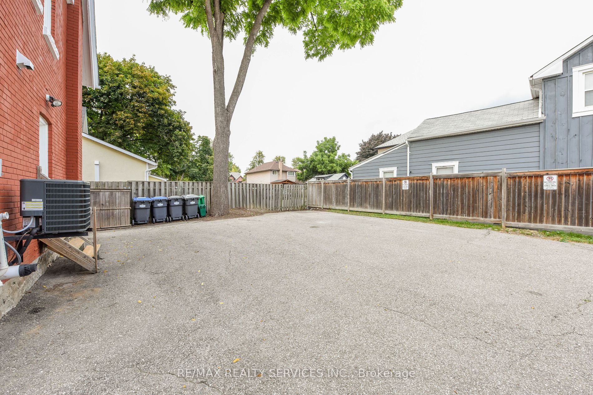 246 Main St N