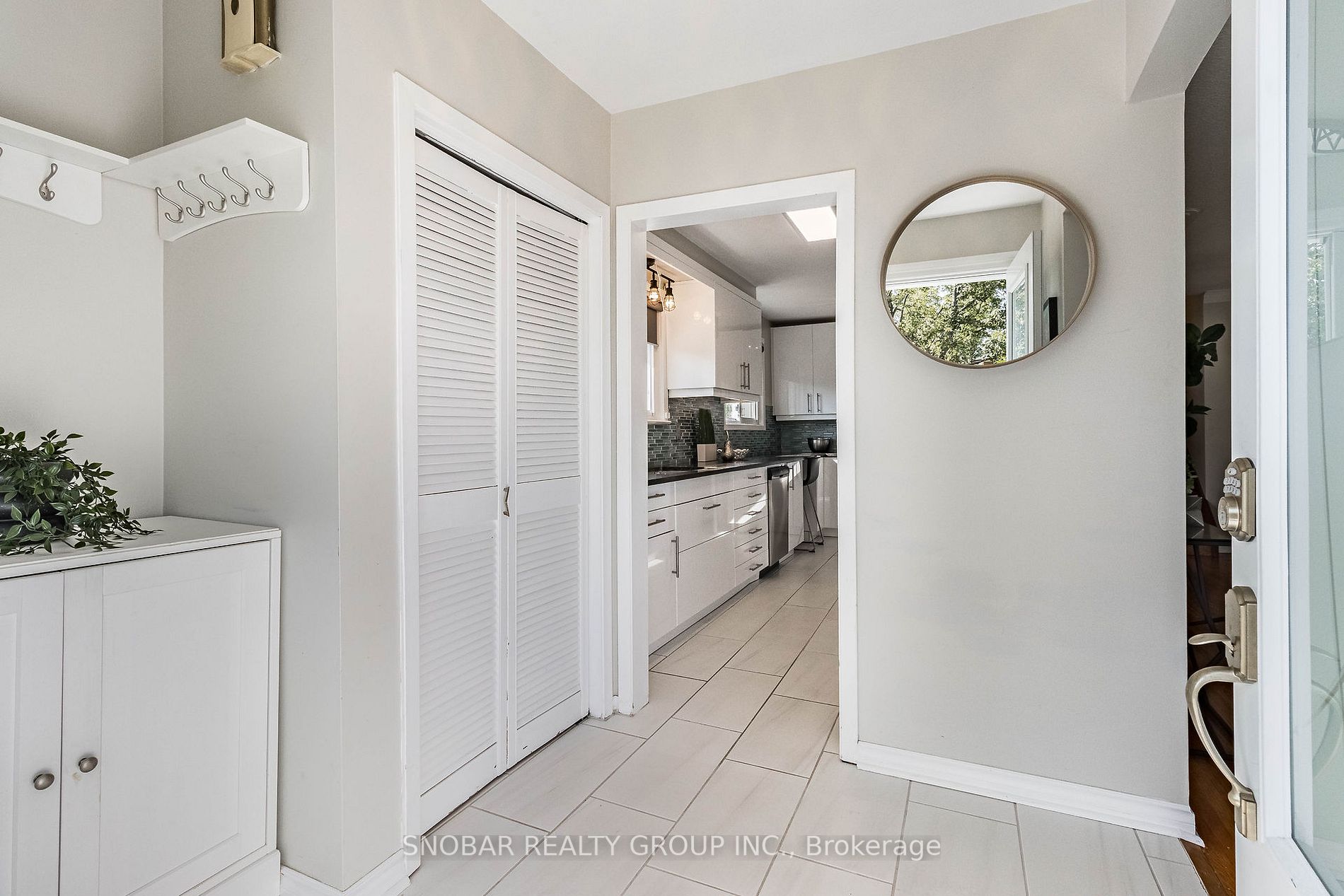 1277 Fairdale Dr