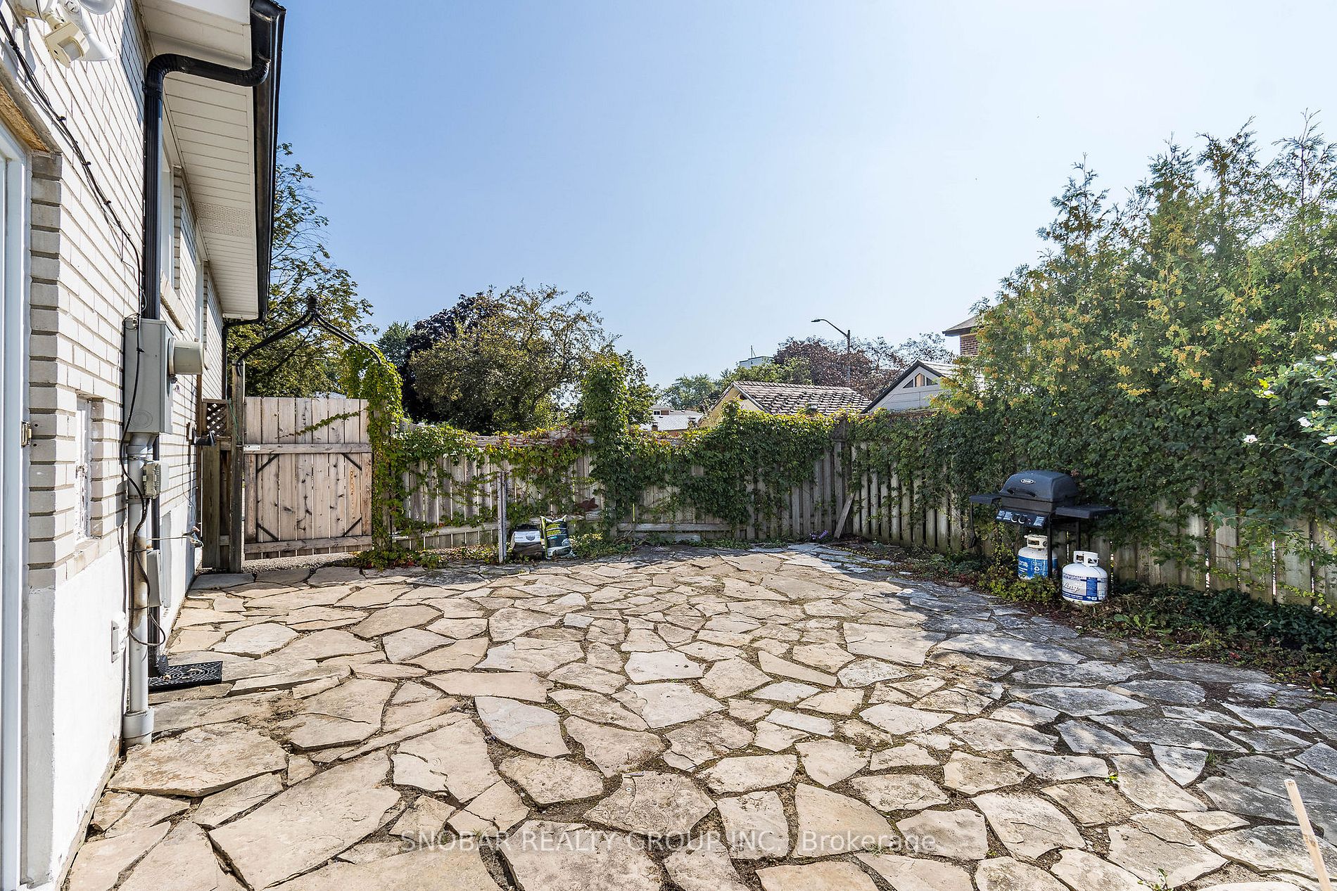 1277 Fairdale Dr