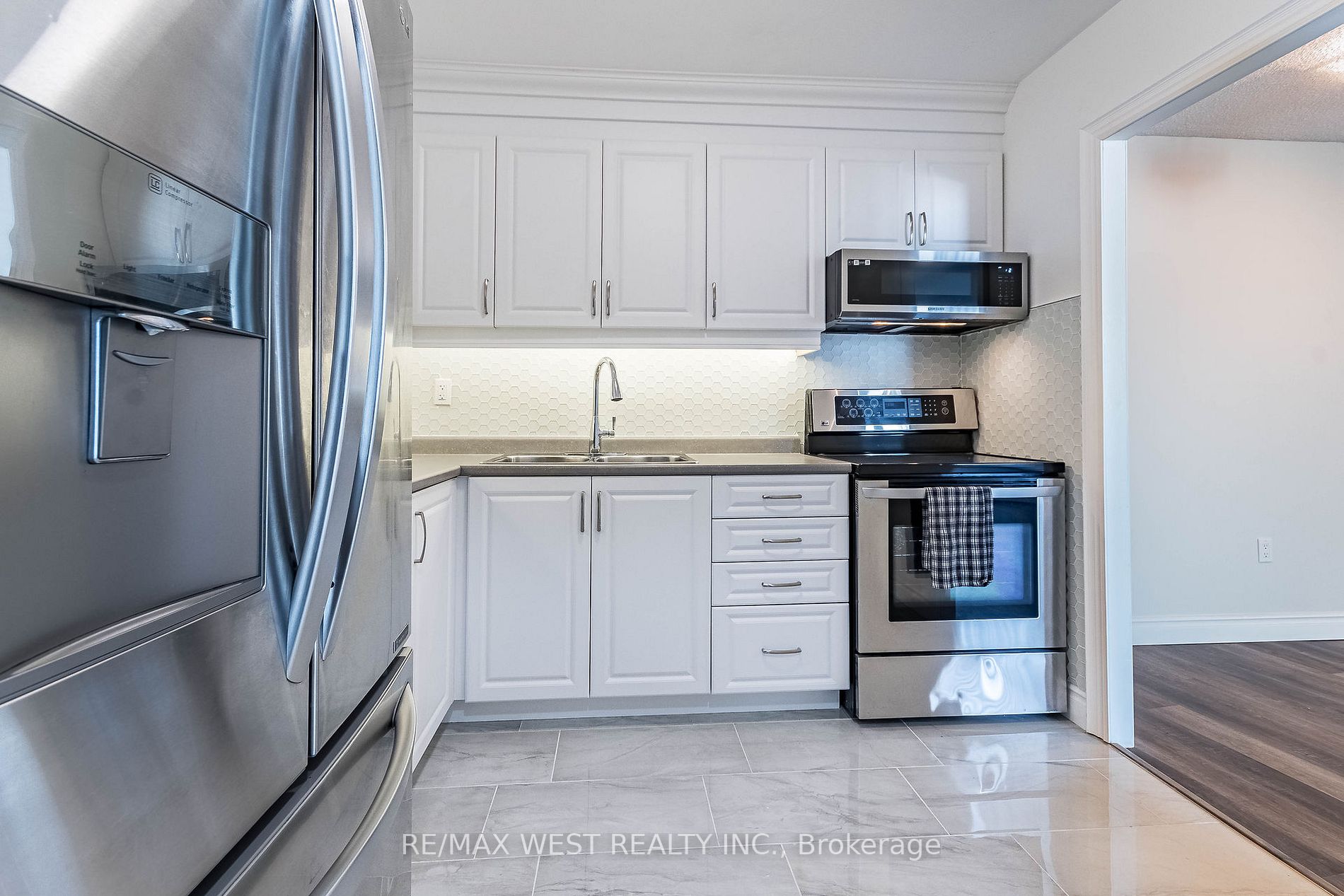 Listing W6811110 - Large Photo # 3