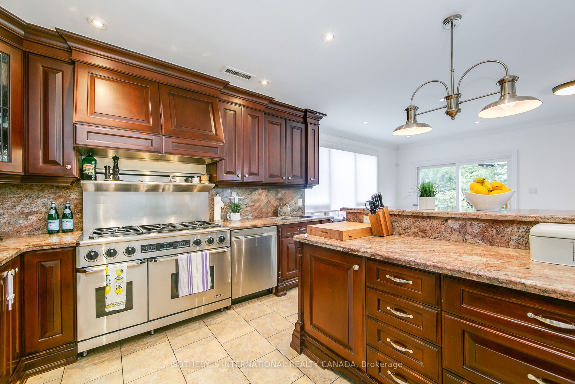33 Superior Ave