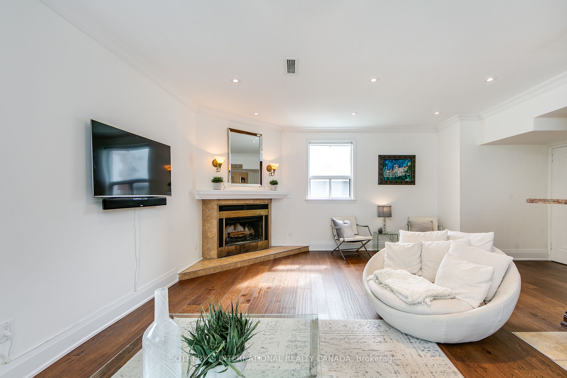 33 Superior Ave