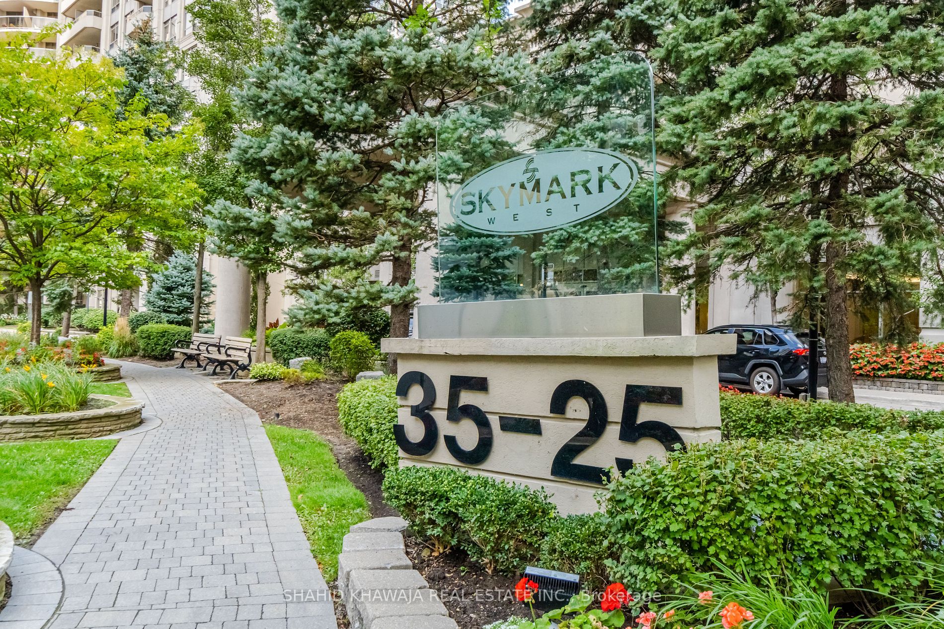 35 Kingsbridge Garden Circ, #1612