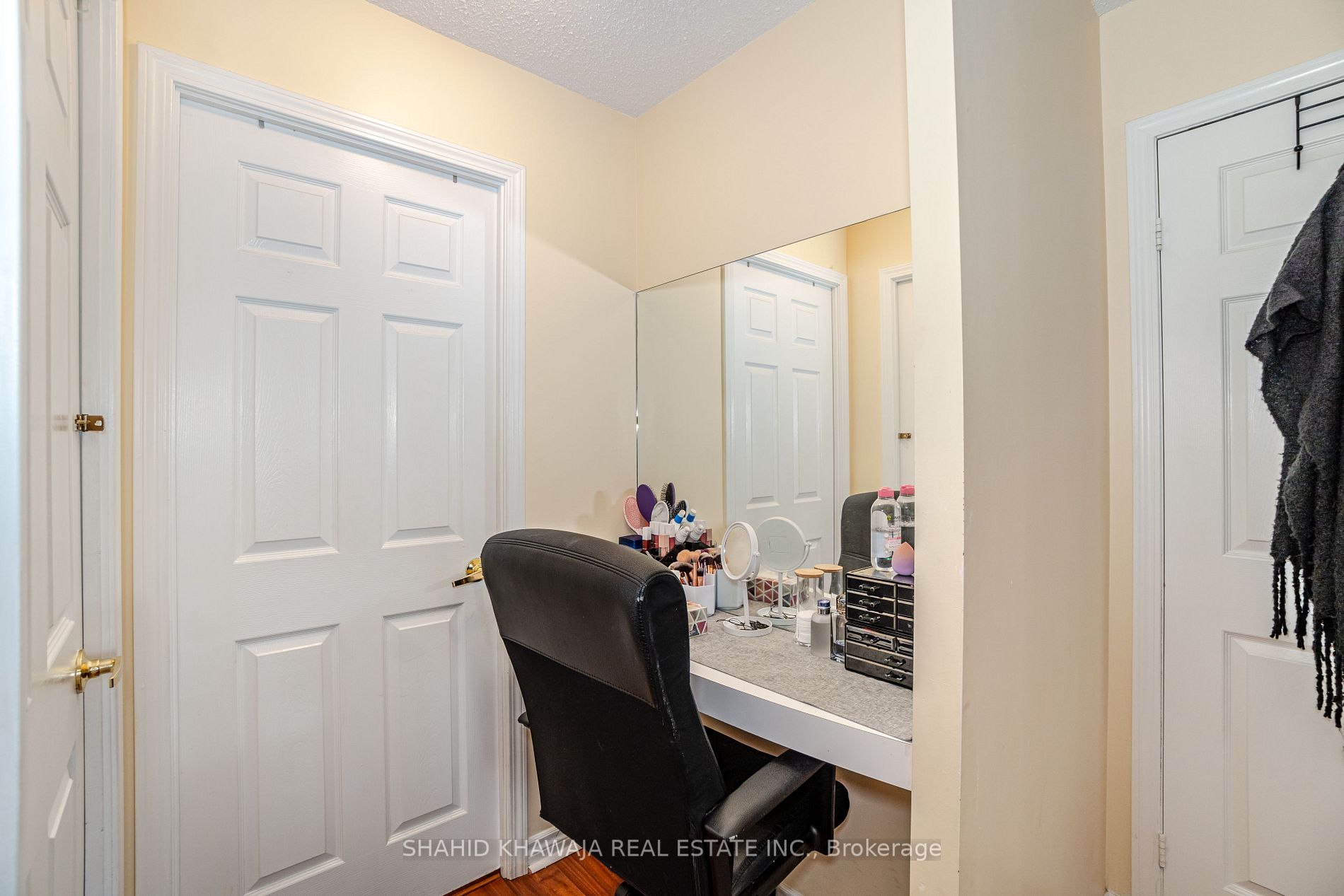35 Kingsbridge Garden Circ, #1612