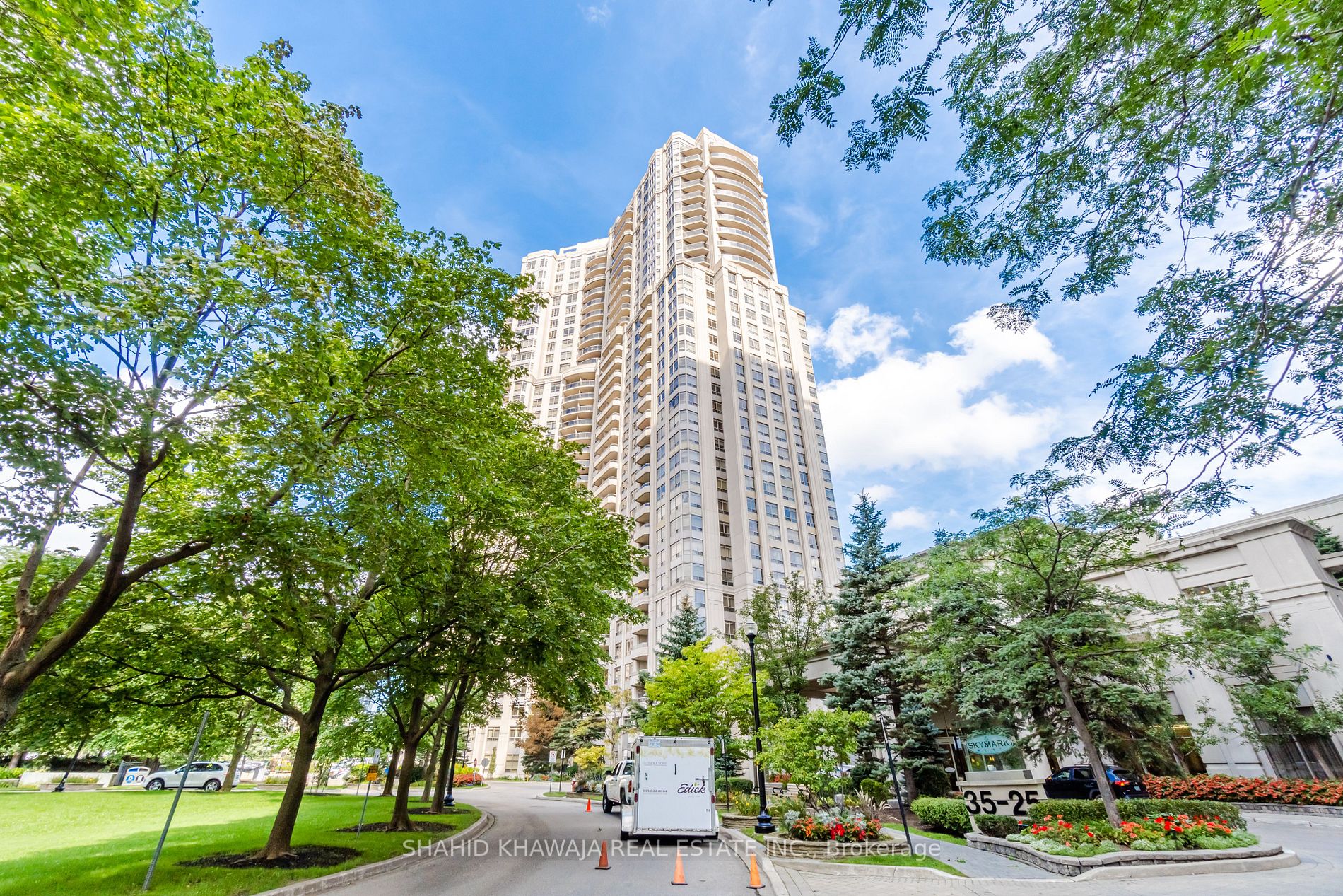 35 Kingsbridge Garden Circ, #1612