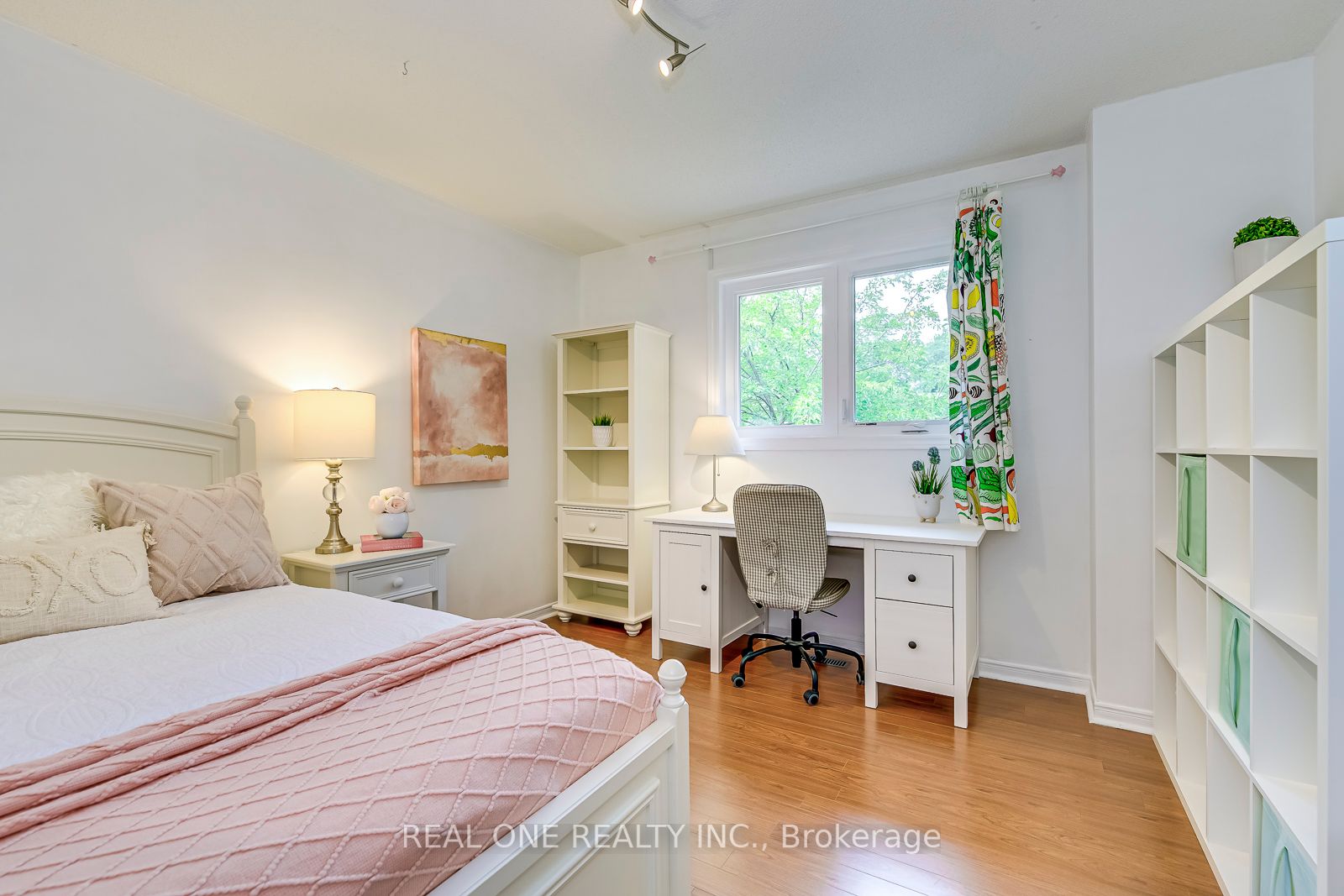 1276 Sir David Drive