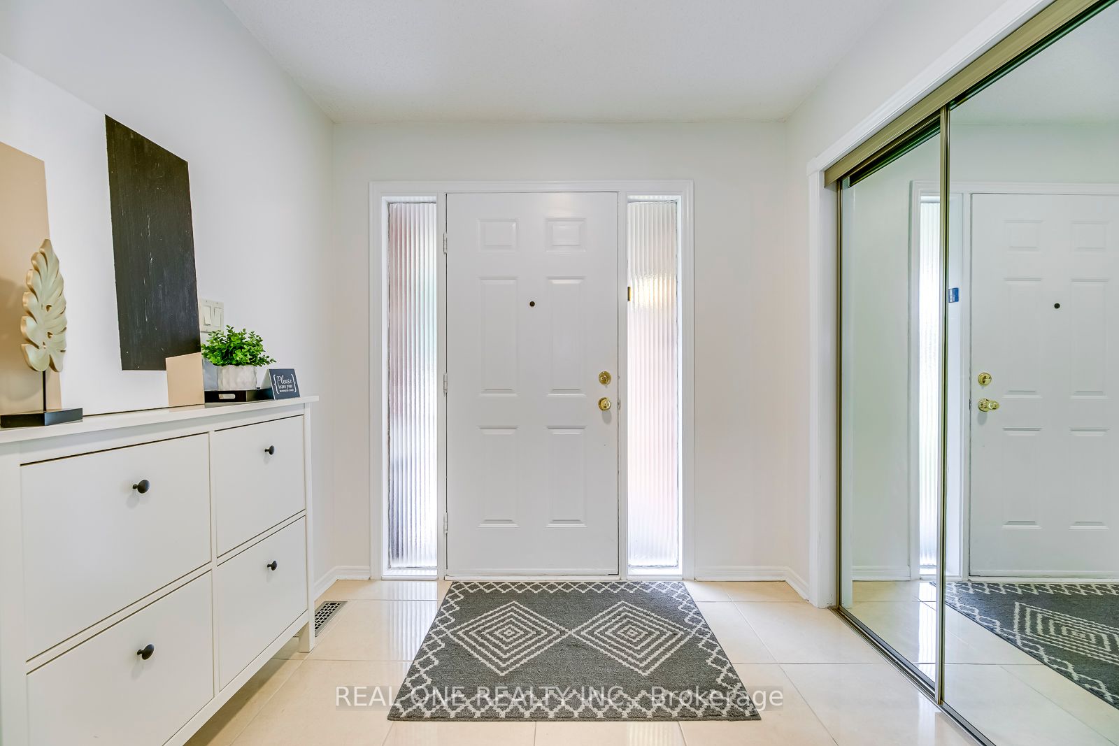 1276 Sir David Drive