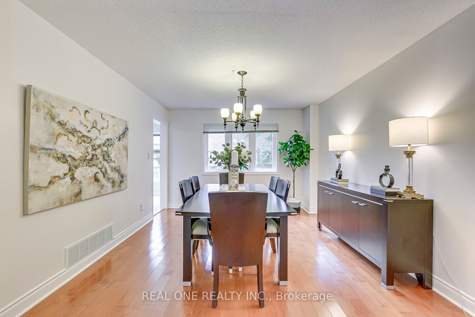 1276 Sir David Drive