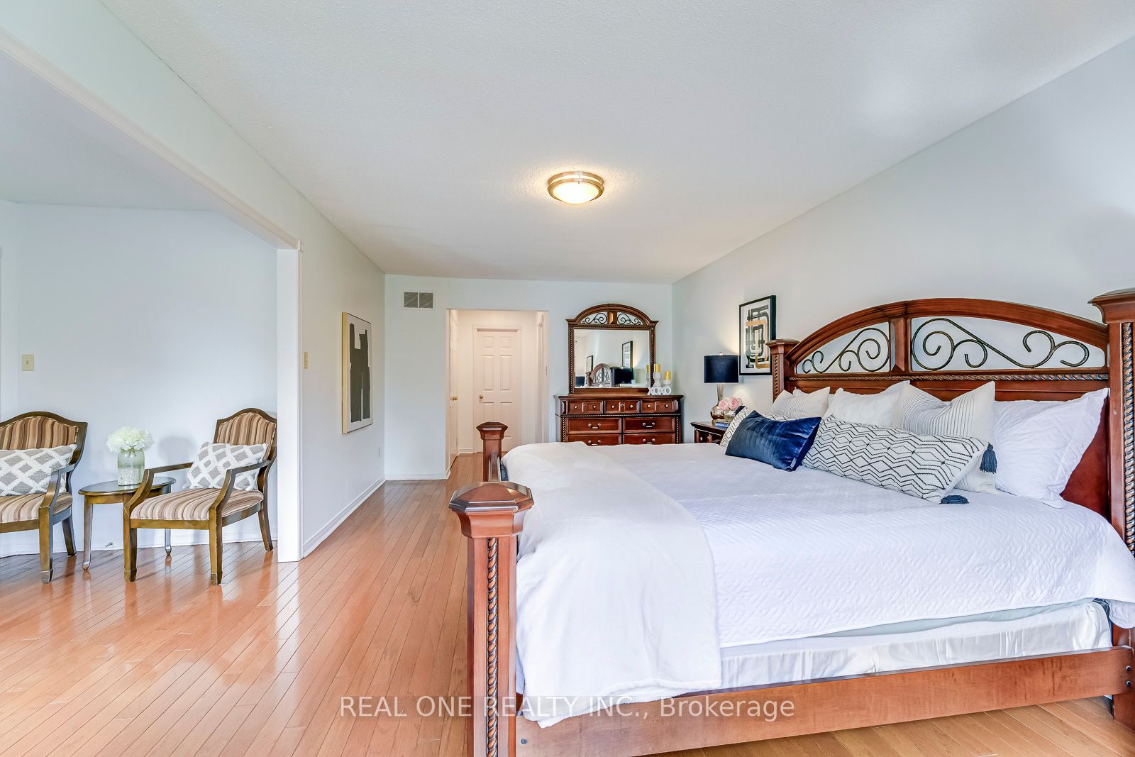 1276 Sir David Drive