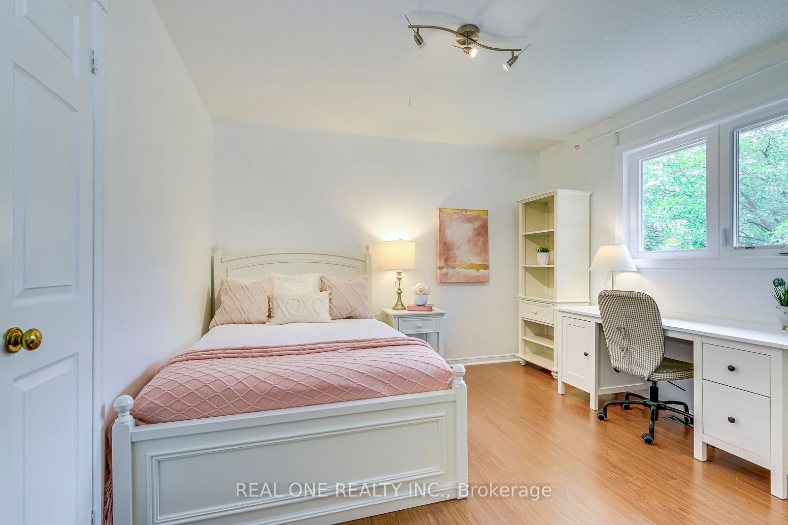 1276 Sir David Drive