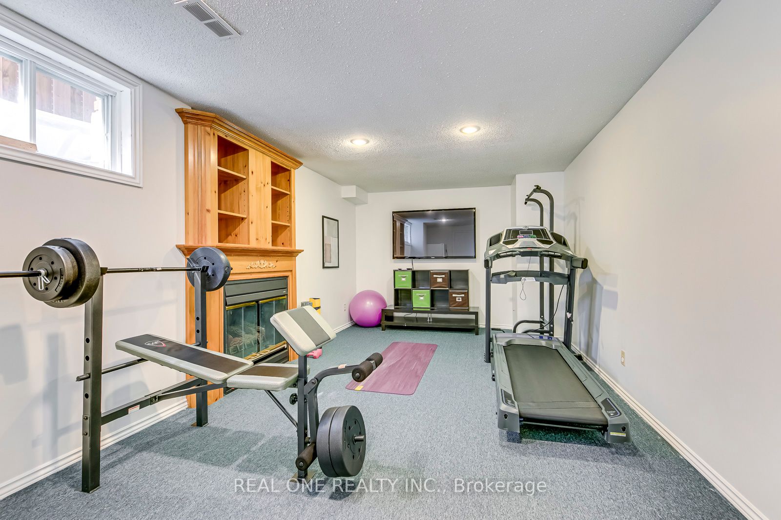 1276 Sir David Drive