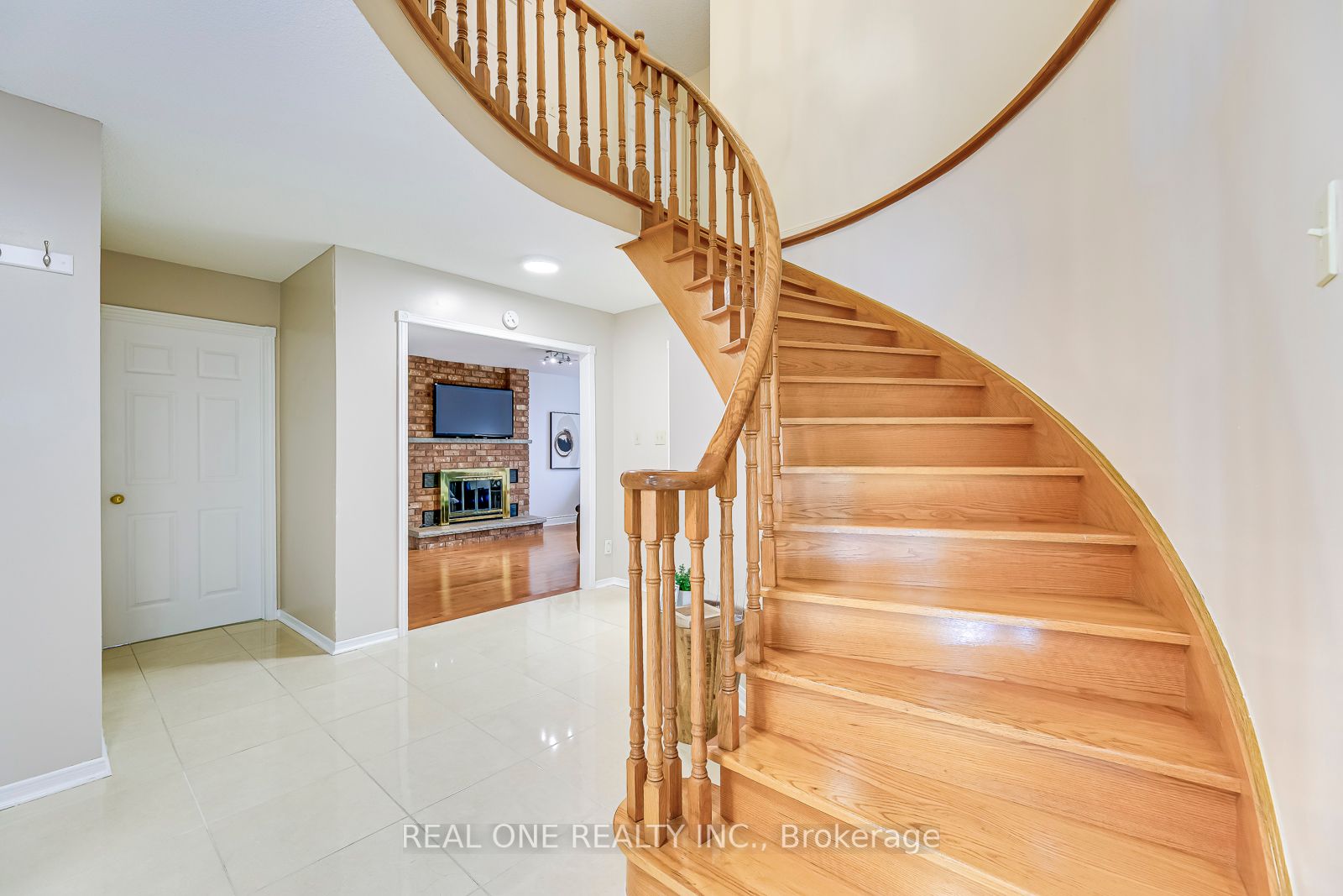 1276 Sir David Drive