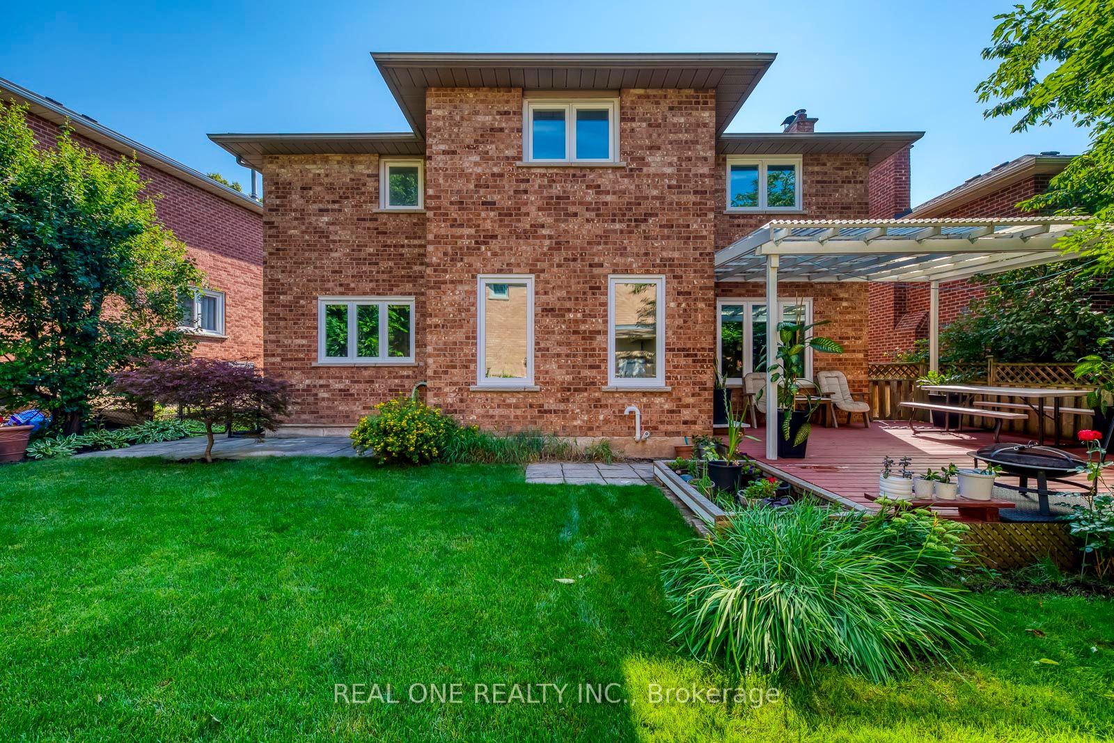 1276 Sir David Drive
