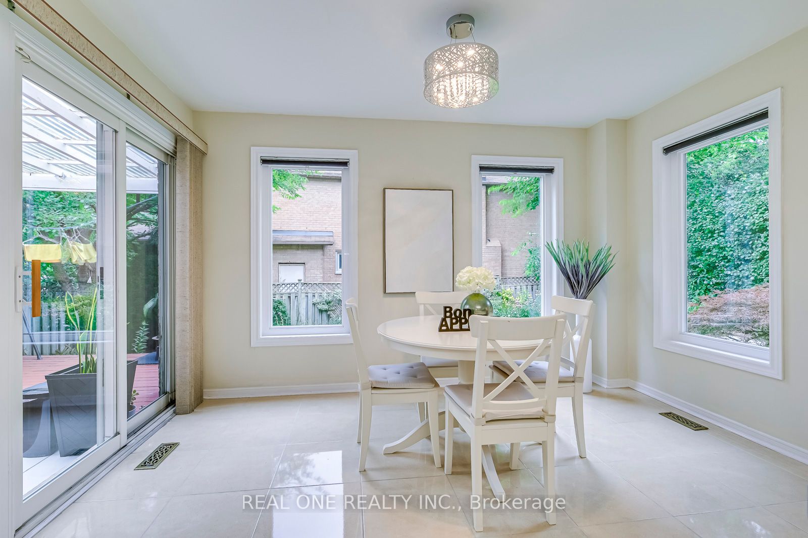 1276 Sir David Drive