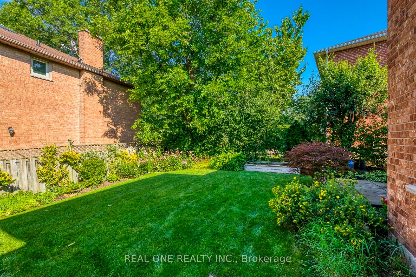 1276 Sir David Drive