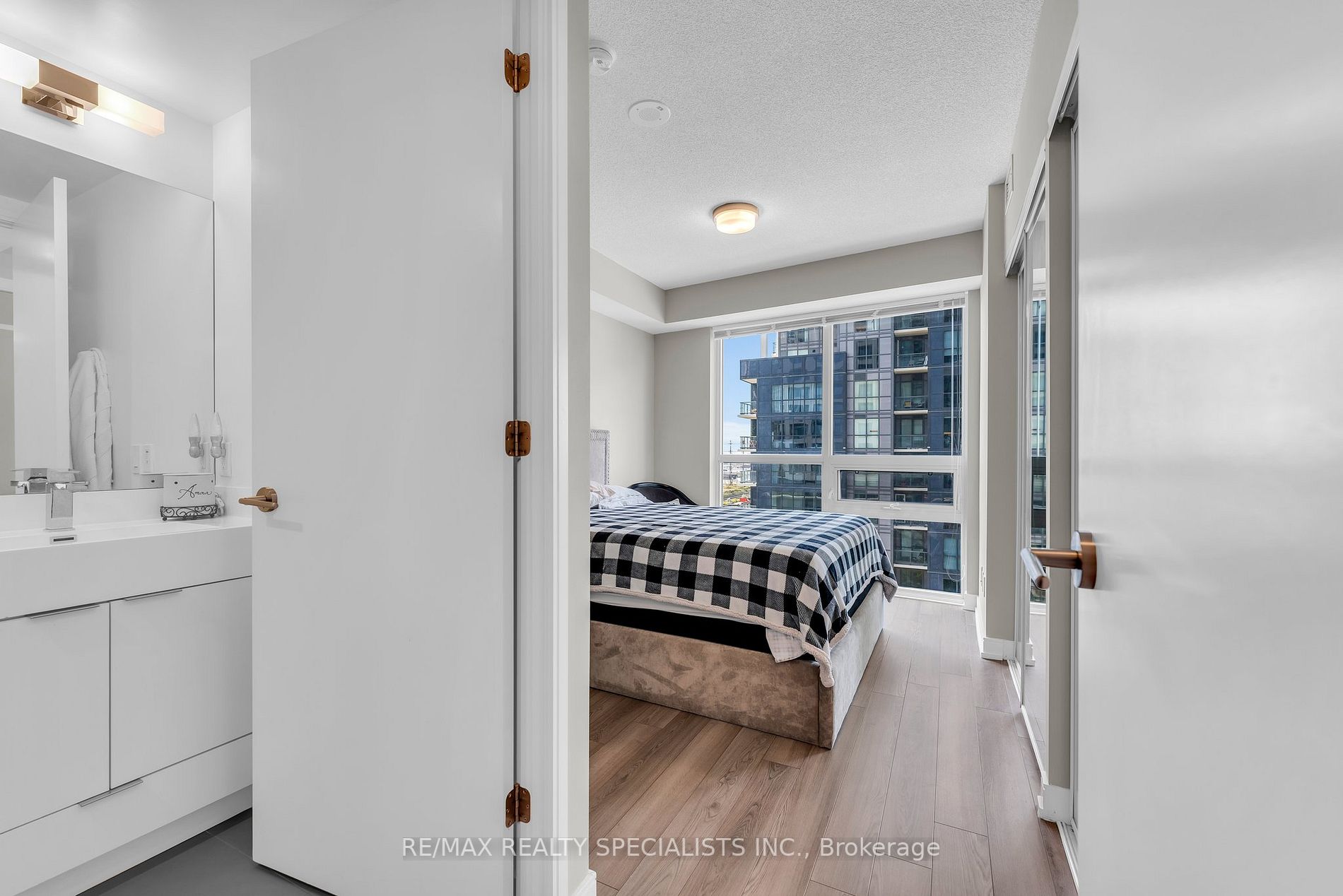 20 Thomas Riley Rd, #702