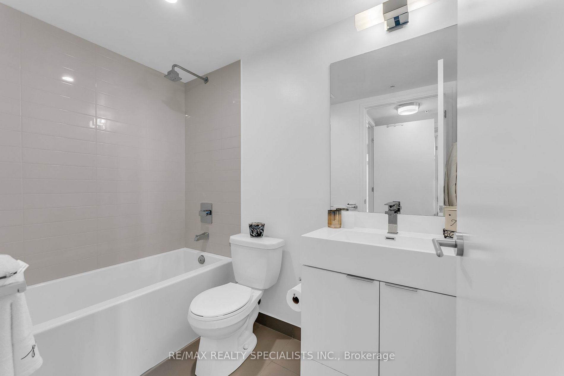20 Thomas Riley Rd, #702