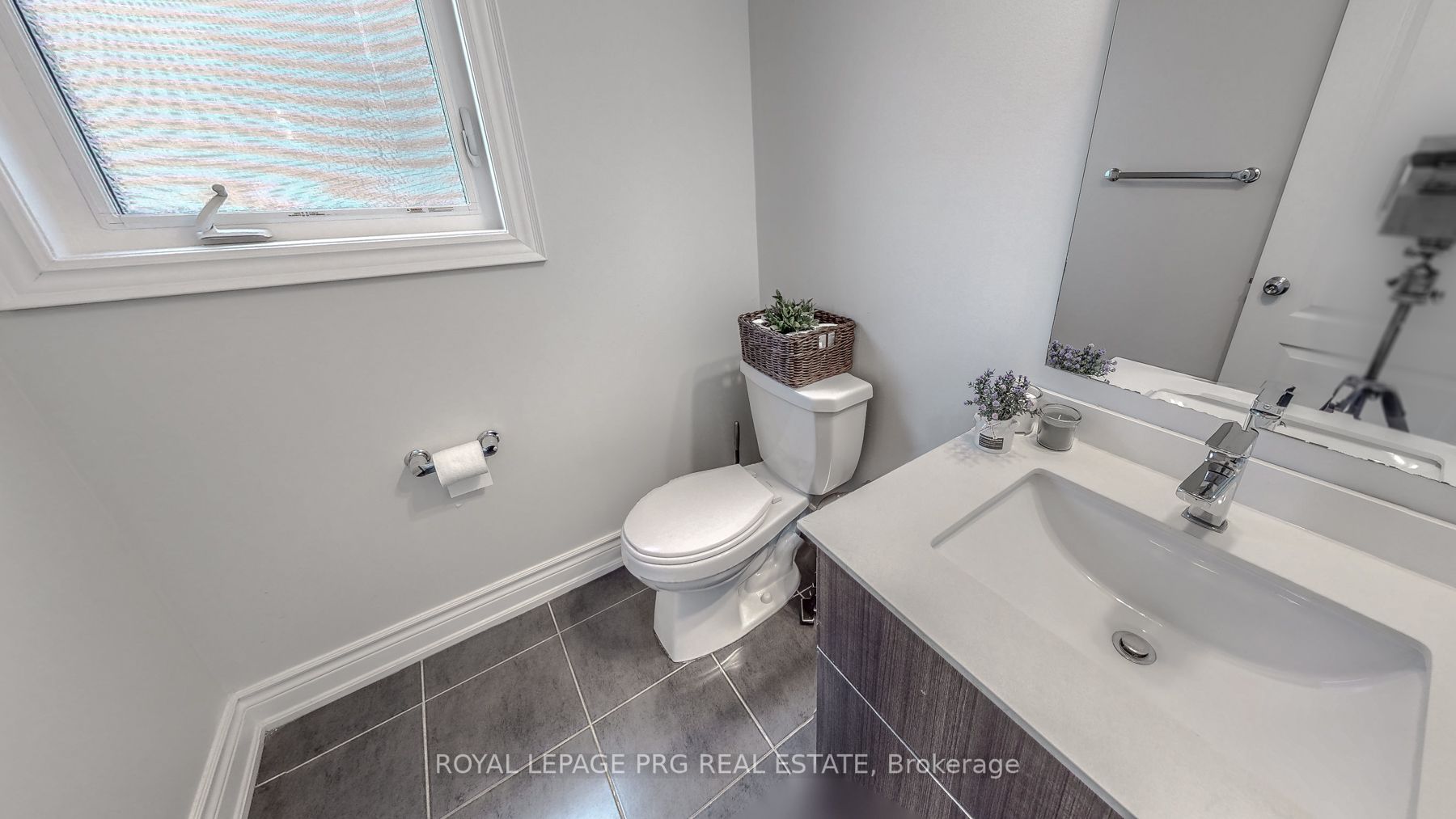 1298 Clarriage Crt E