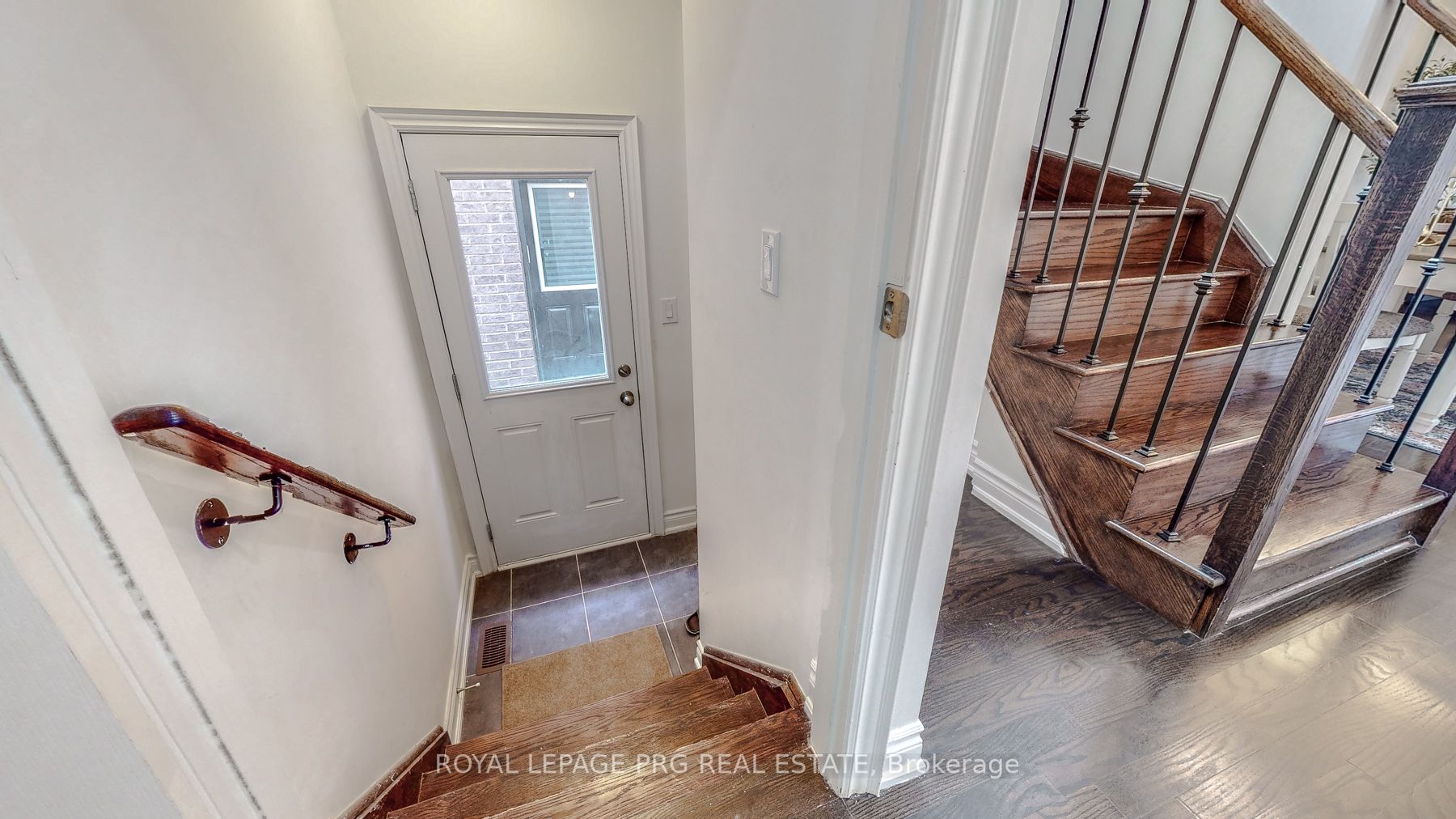1298 Clarriage Crt E