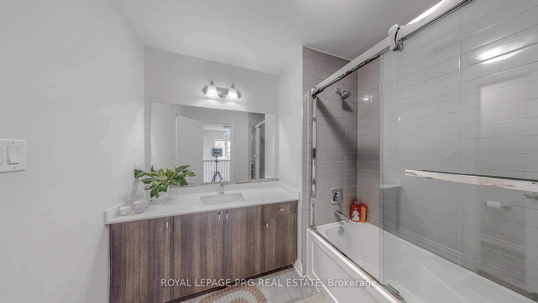 1298 Clarriage Crt E