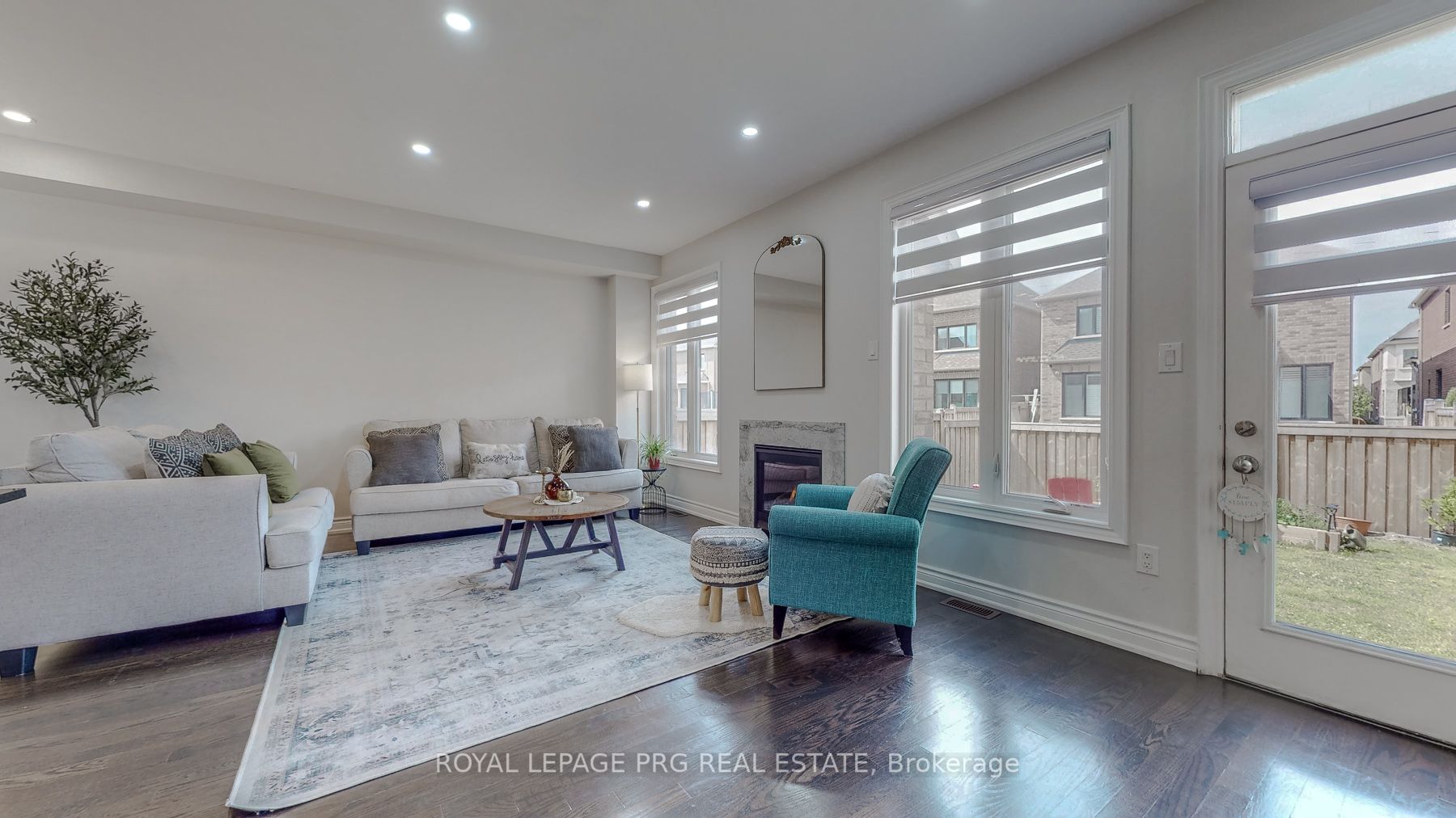 1298 Clarriage Crt E