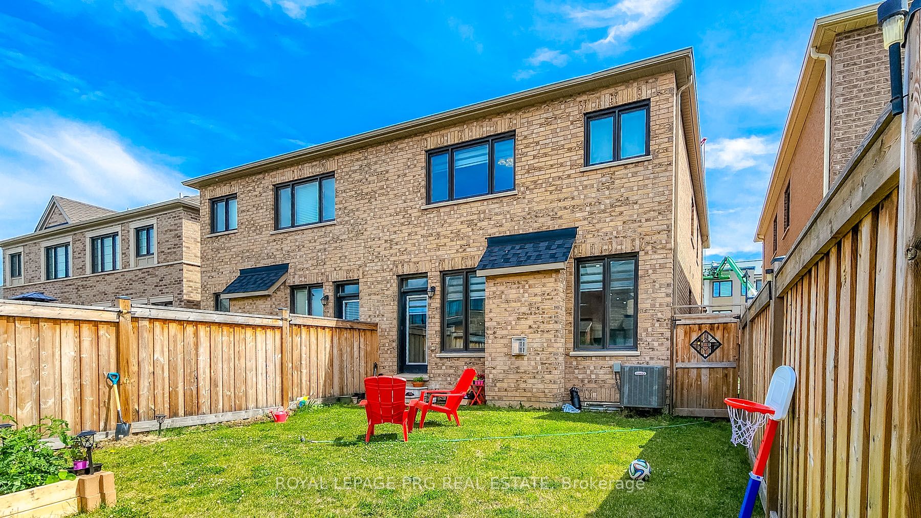 1298 Clarriage Crt E