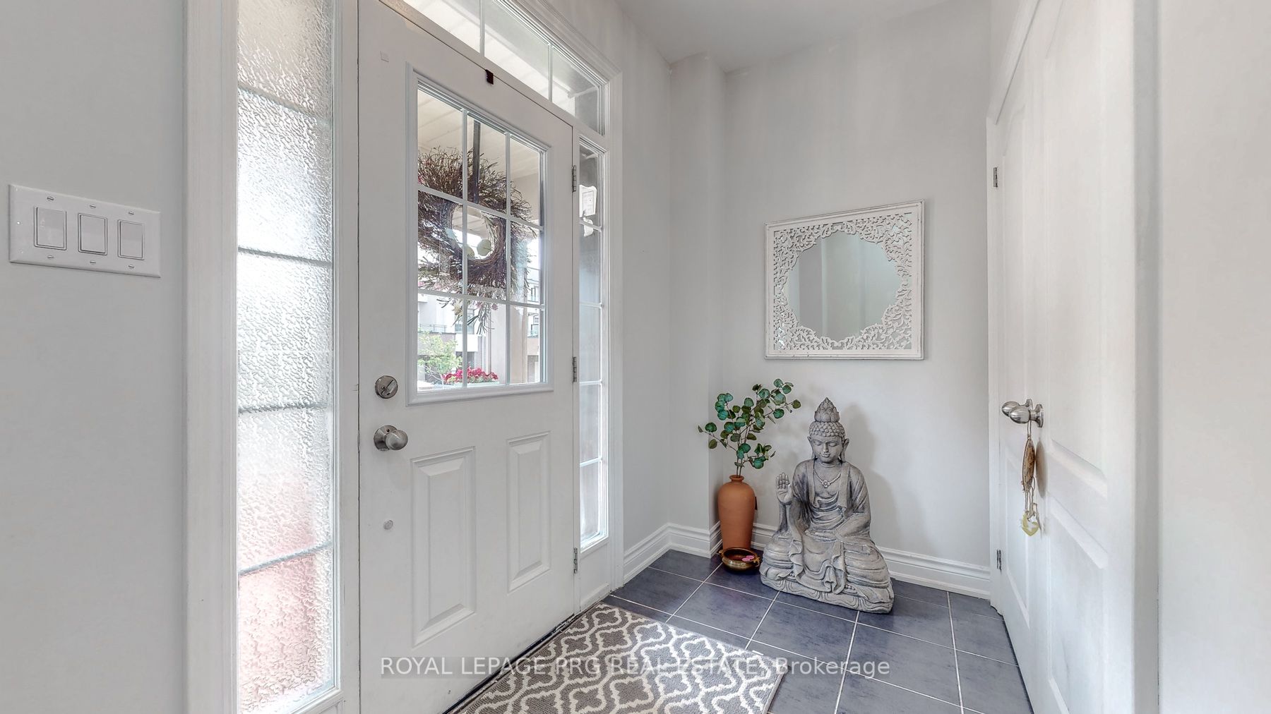 1298 Clarriage Crt E